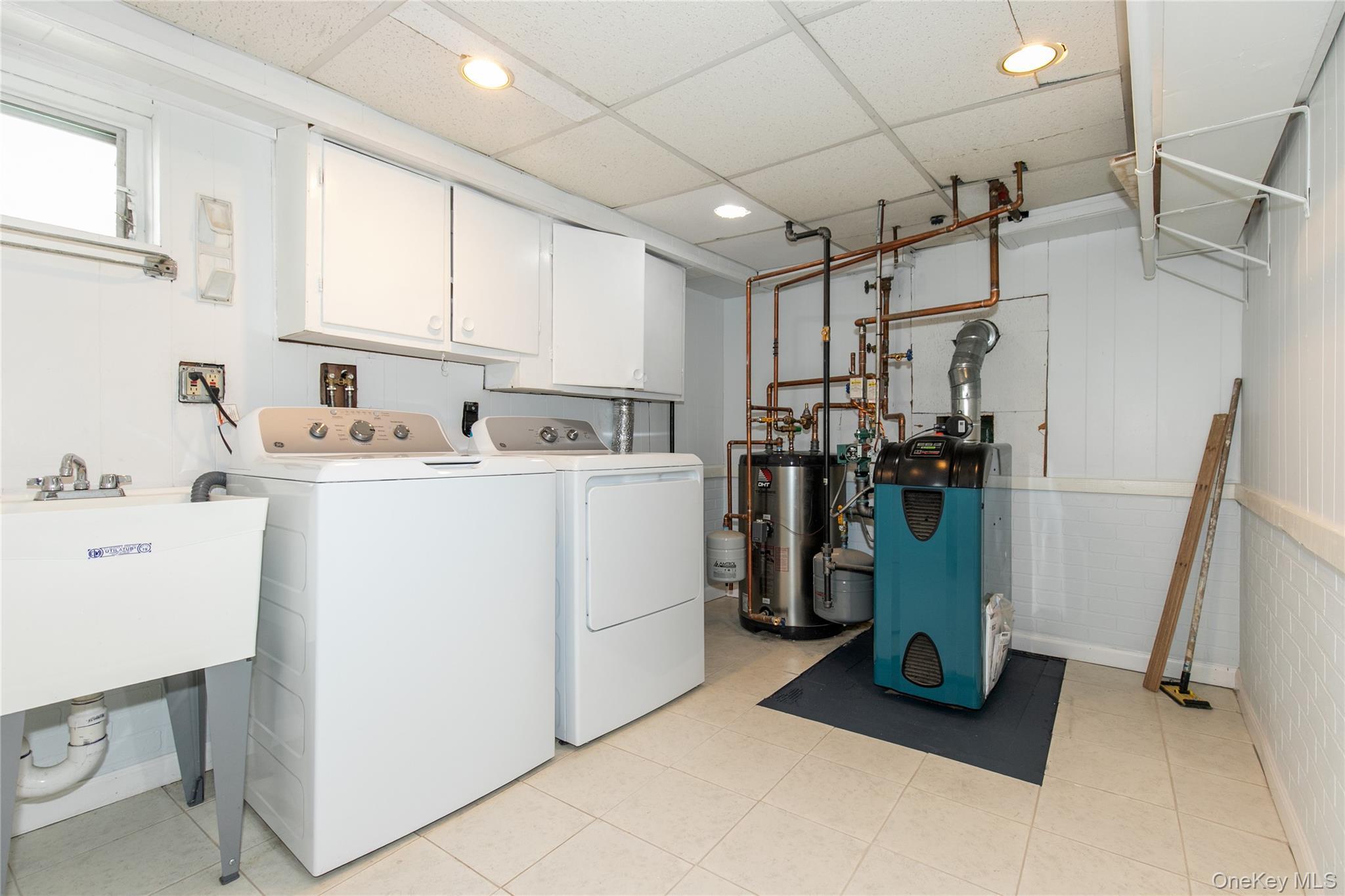 Single Family 7th Avenue Nassau County, NY 11040, MLS-1046926-24