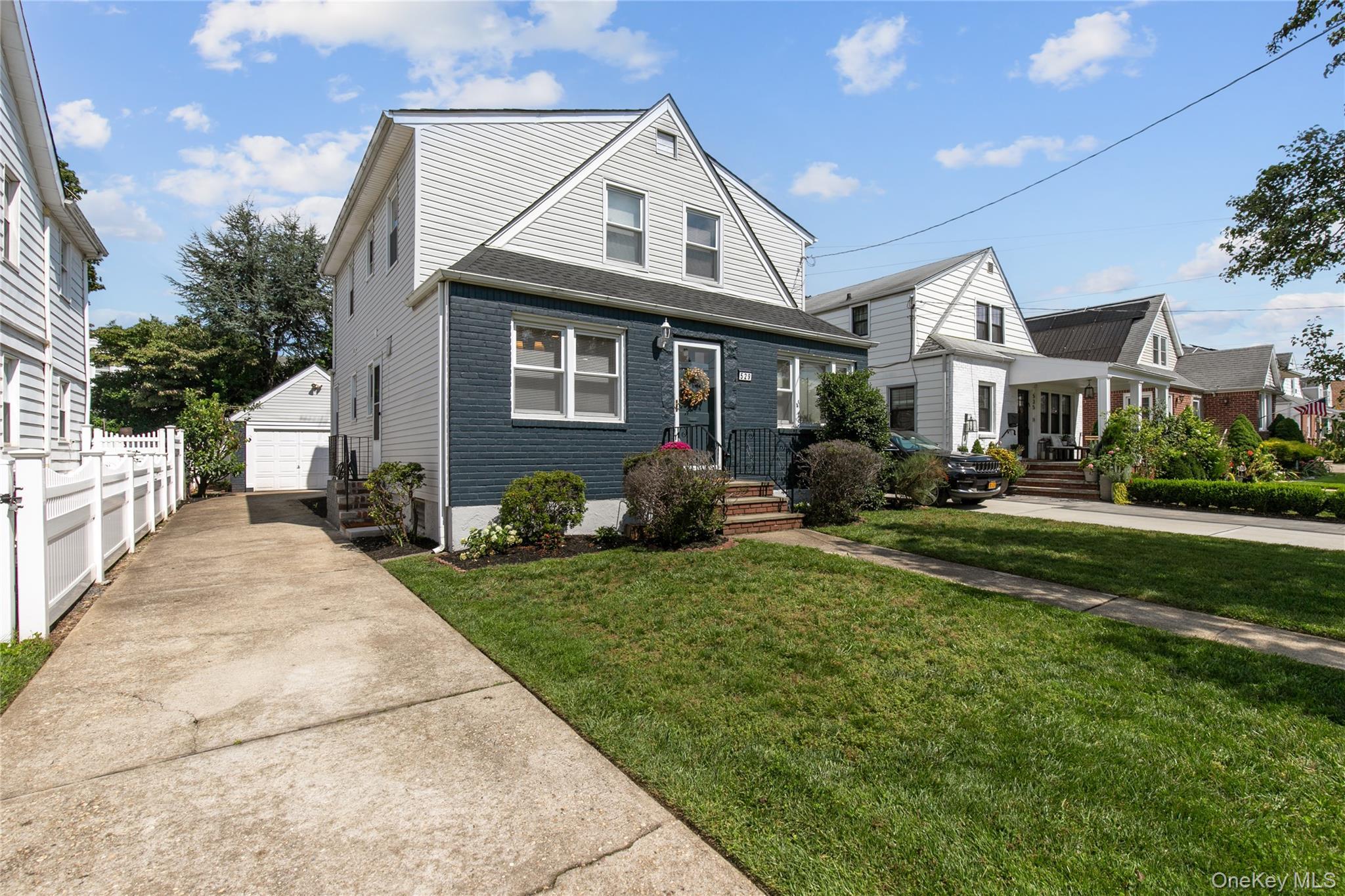 Single Family 7th Avenue Nassau County, NY 11040, MLS-1046926-26