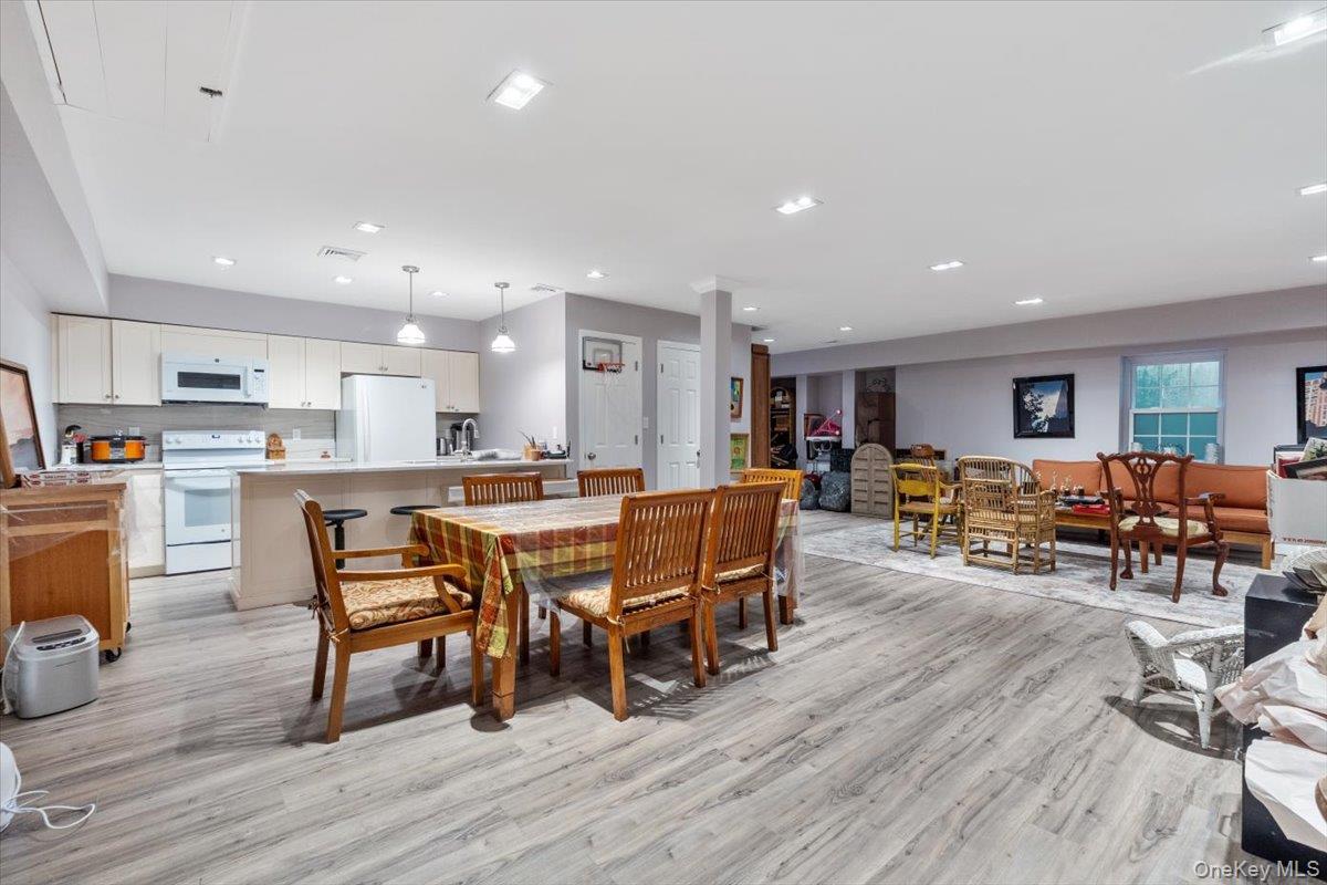 Single Family Broadway Nassau County, NY 11559, MLS-1046946-17