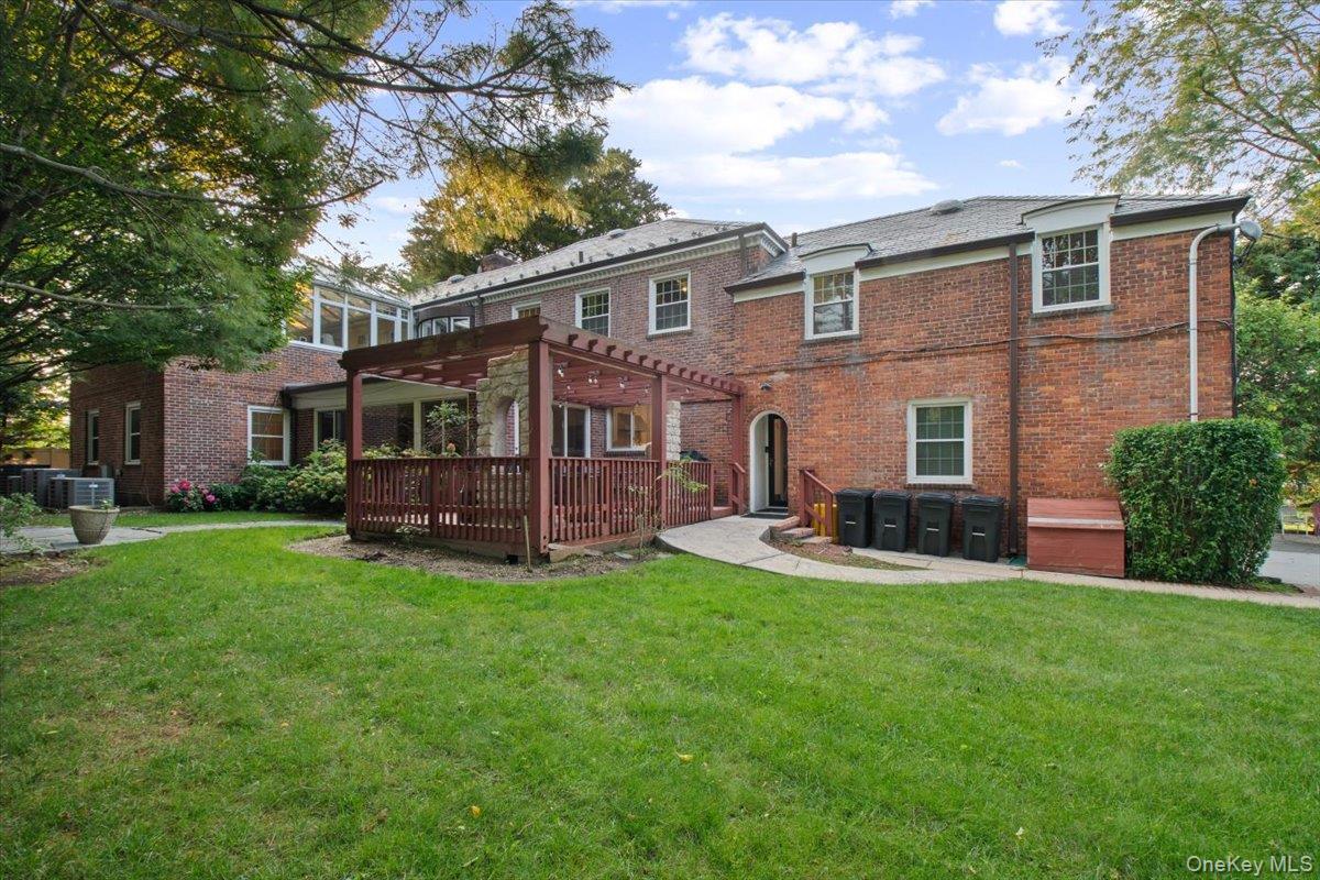 Single Family Broadway Nassau County, NY 11559, MLS-1046946-18