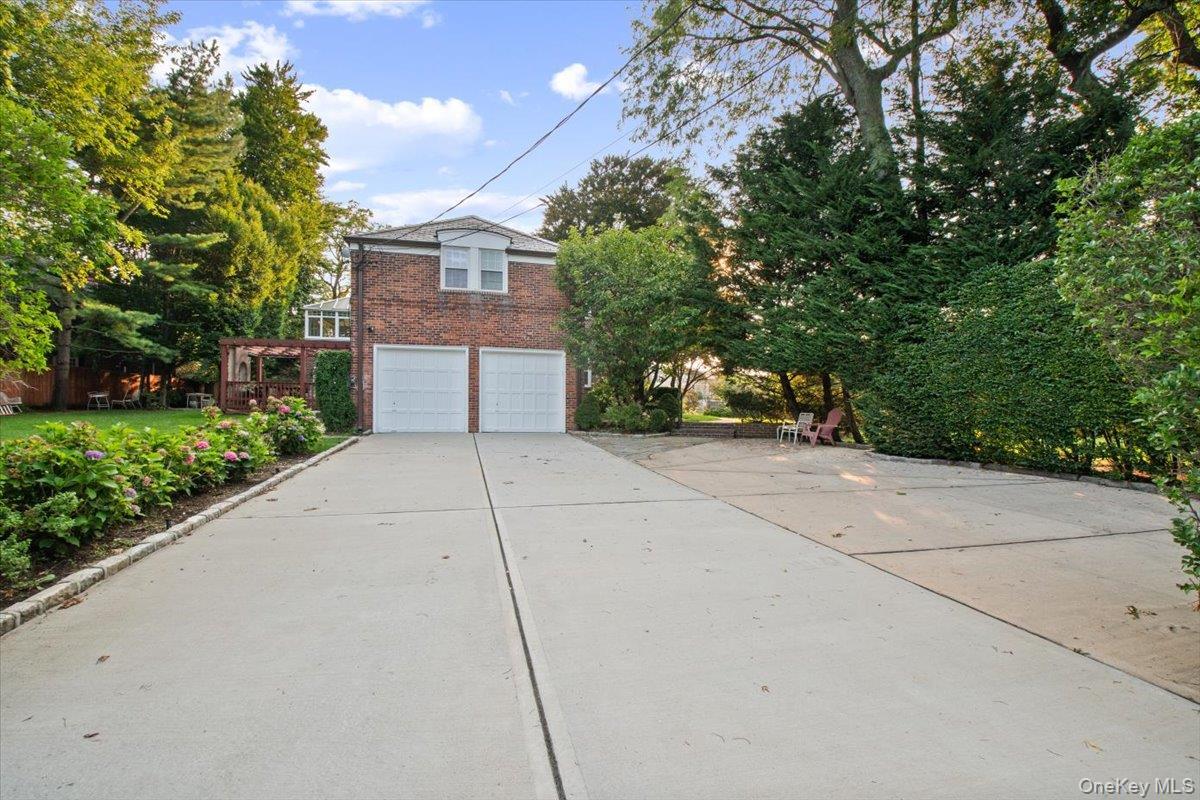 Single Family Broadway Nassau County, NY 11559, MLS-1046946-19