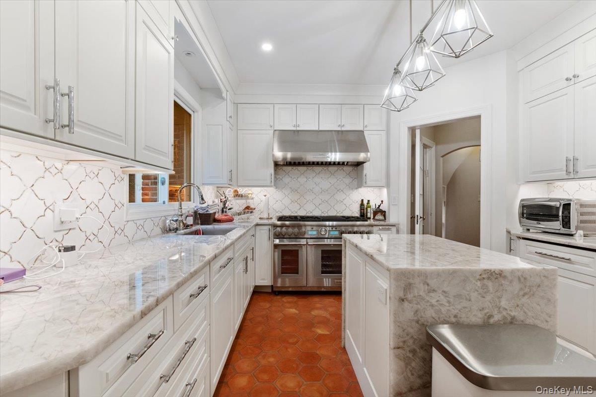 Single Family Broadway Nassau County, NY 11559, MLS-1046946-6
