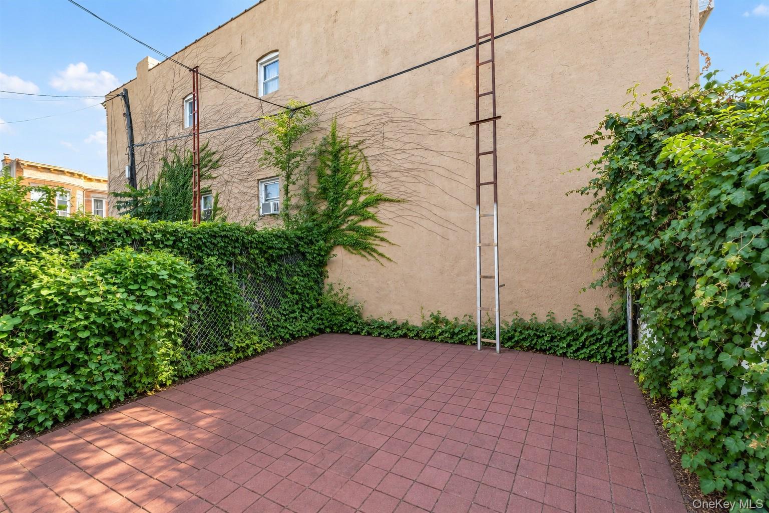 Single Family 60th Street  Queens, NY 11385, MLS-1046949-12