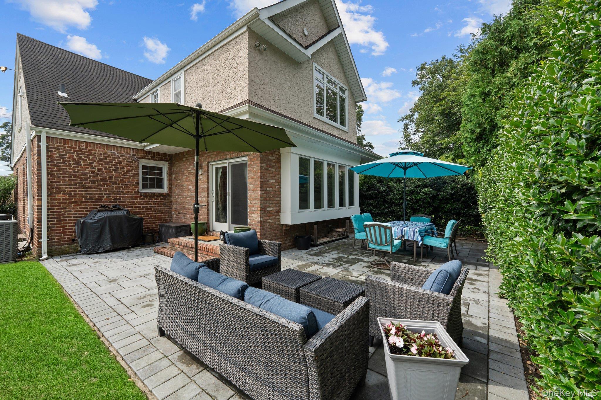 Single Family Ogden Avenue Nassau County, NY 11596, MLS-1046977-24
