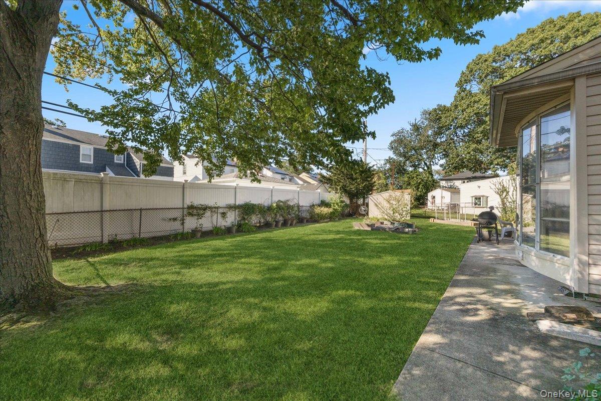 Single Family Nassau Street Nassau County, NY 11003, MLS-1046993-32