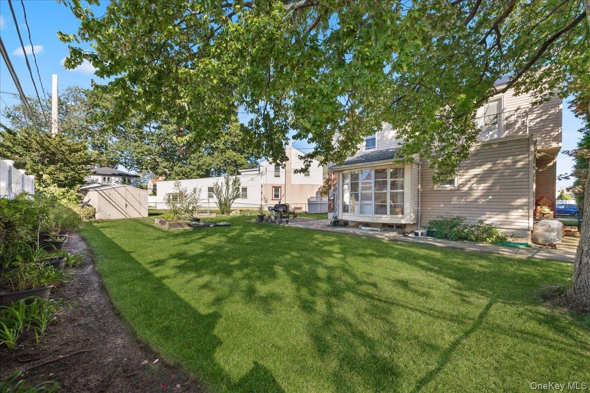 Single Family Nassau Street Nassau County, NY 11003, MLS-1046993-33
