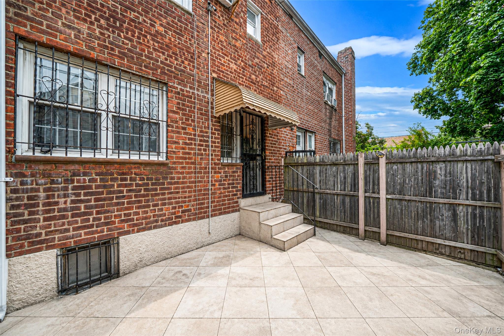 Single Family 141st Avenue  Queens, NY 11413, MLS-1047010-19