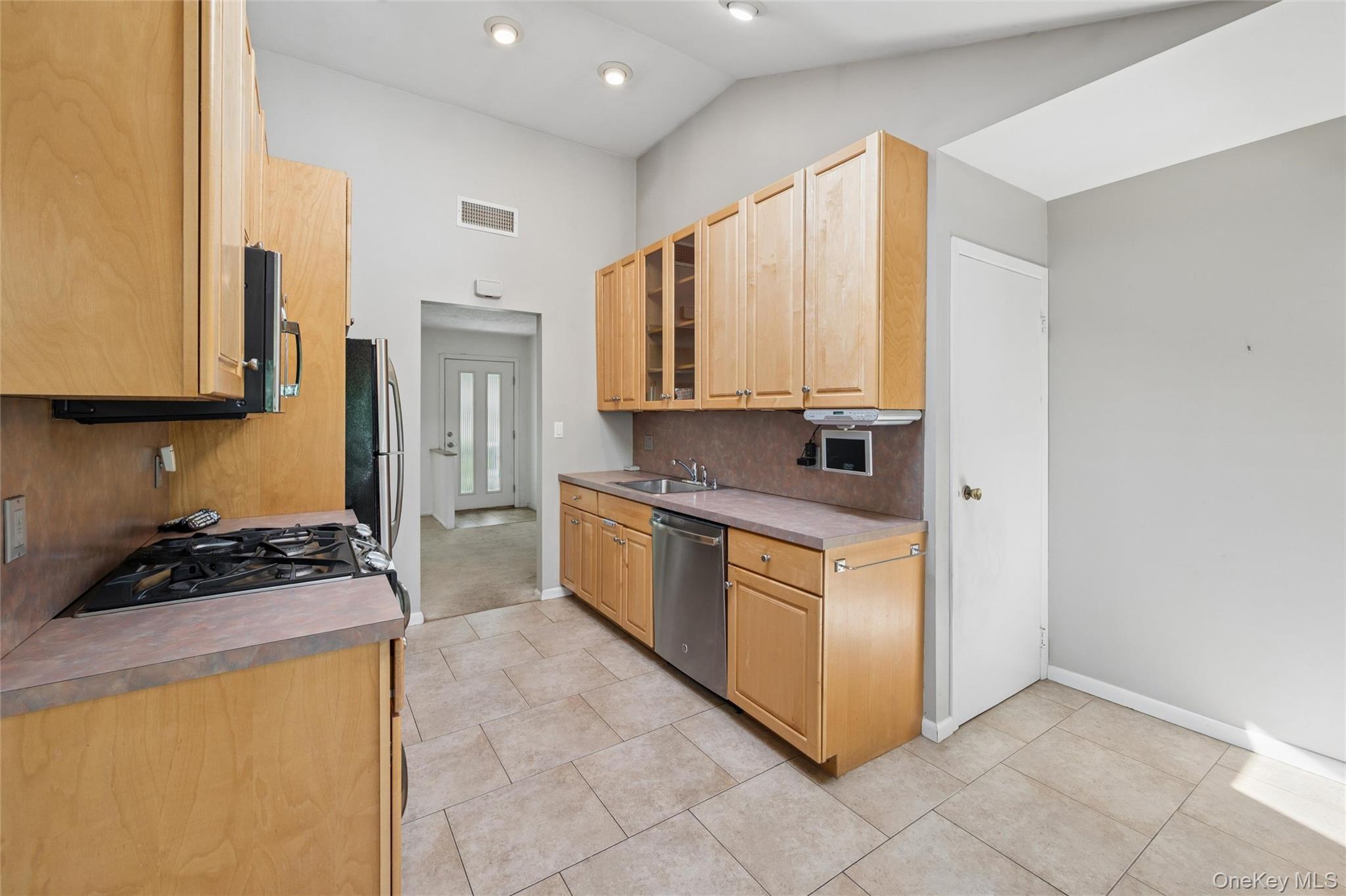 Single Family Kenny Street  Suffolk County, NY 11788, MLS-1047017-15