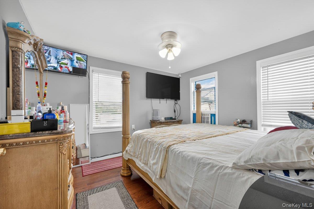 Single Family Cochran Place  Nassau County, NY 11581, MLS-1047021-22