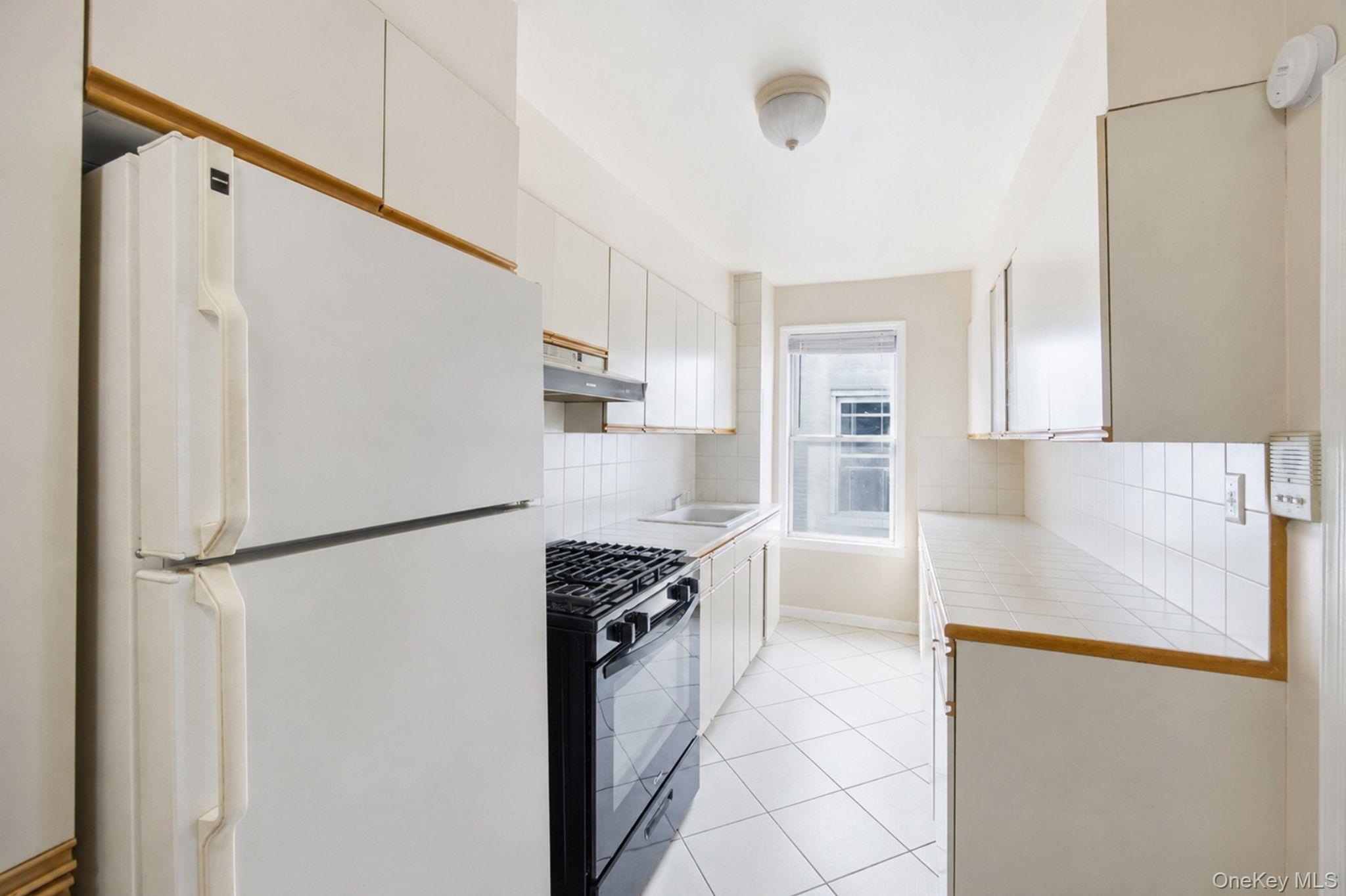 Single Family Ditmars Boulevard Queens, NY 11105, MLS-1047023-12