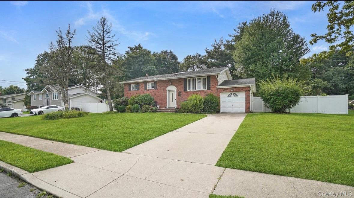 Single Family Bennington Place Suffolk County, NY 11798, MLS-1047037-2