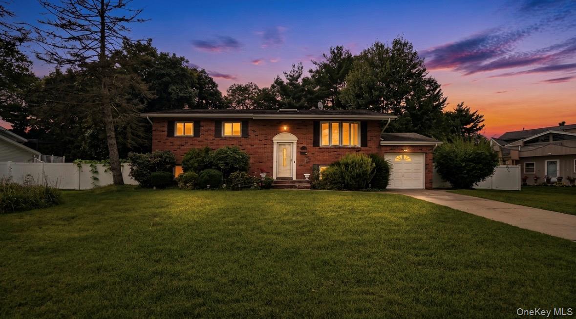 Single Family Bennington Place Suffolk County, NY 11798, MLS-1047037-3