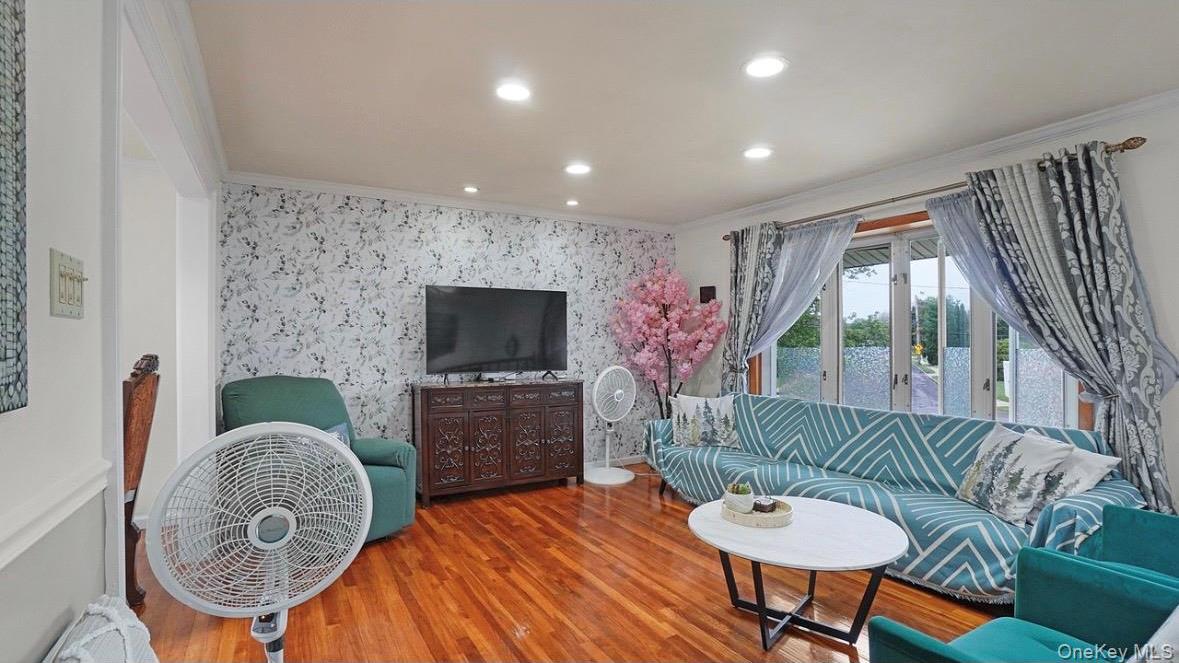 Single Family Bennington Place Suffolk County, NY 11798, MLS-1047037-4