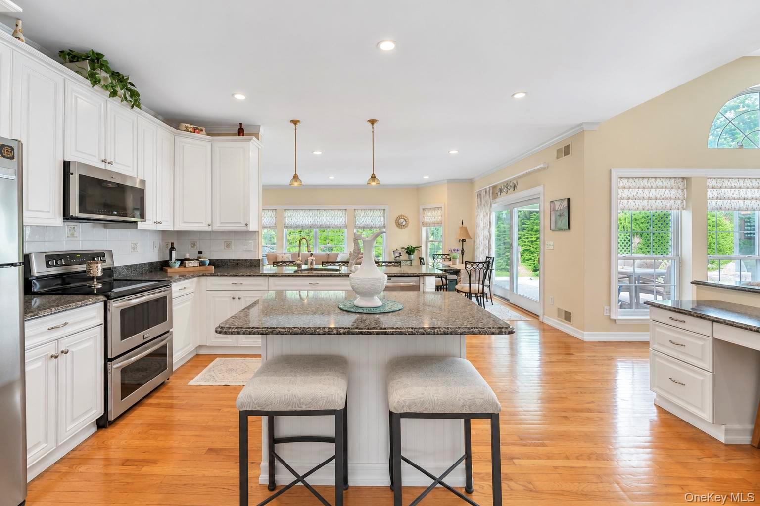 Single Family Wood Hollow Drive  Suffolk County, NY 11977, MLS-1047038-12