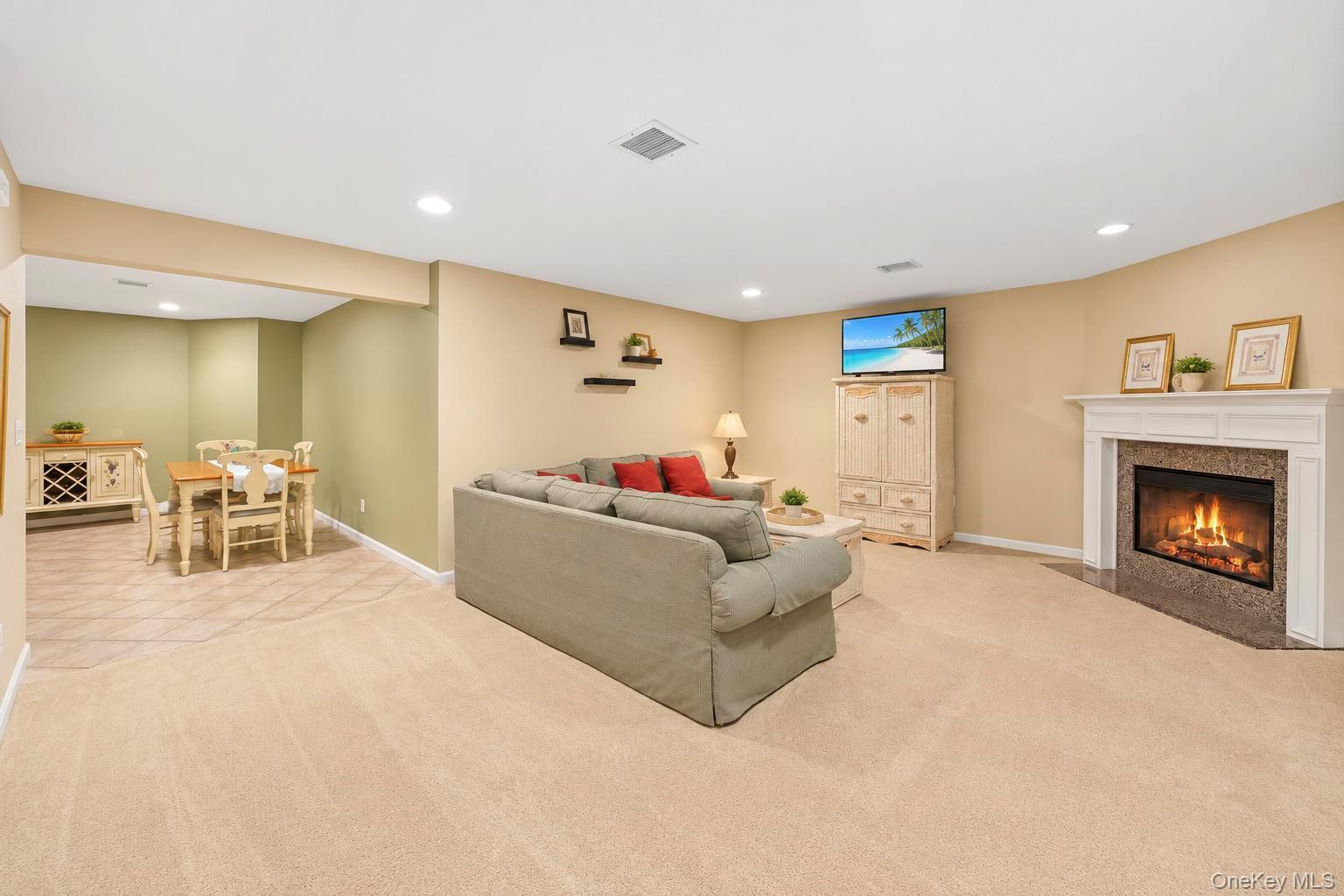 Single Family Wood Hollow Drive  Suffolk County, NY 11977, MLS-1047038-37