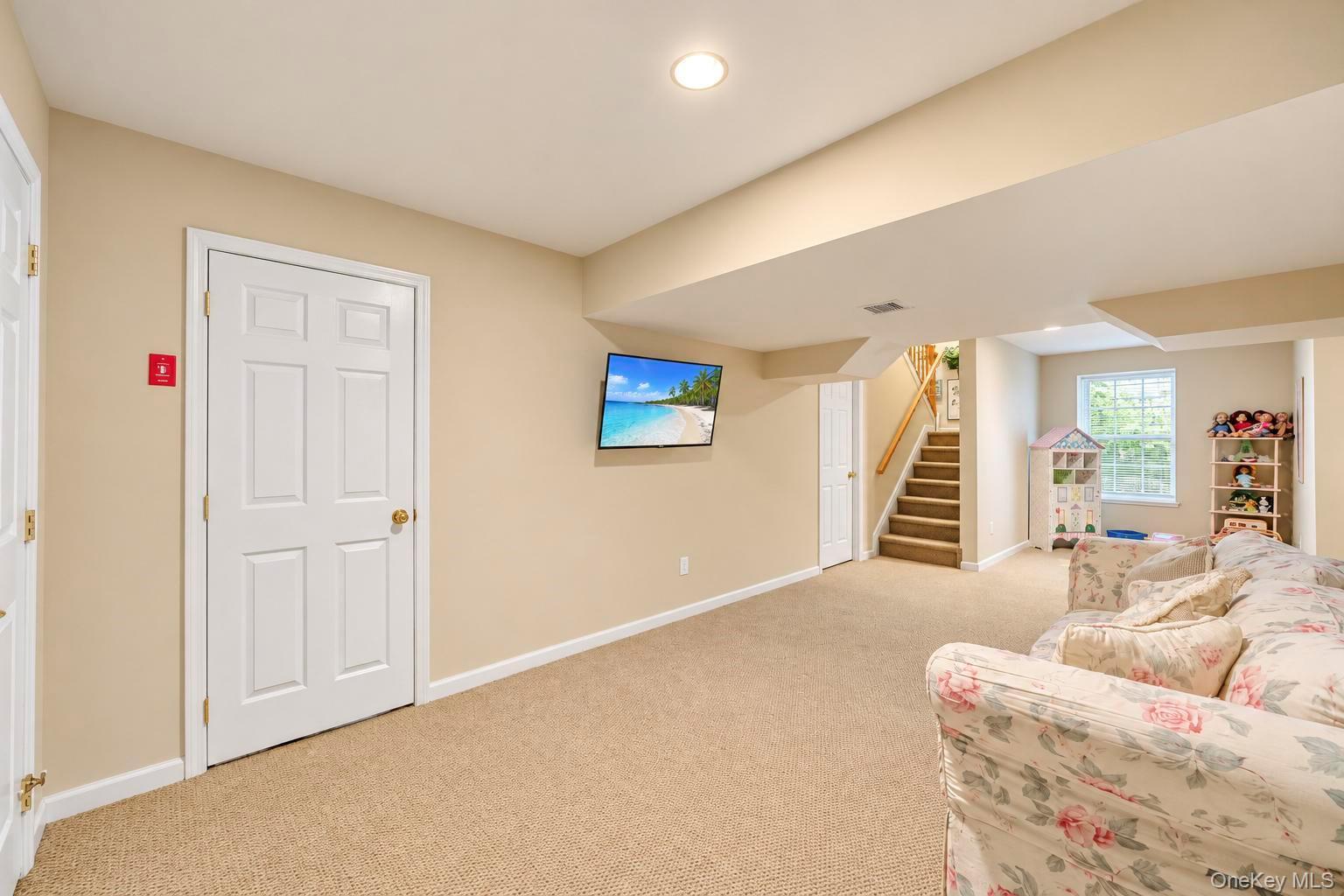 Single Family Wood Hollow Drive  Suffolk County, NY 11977, MLS-1047038-41