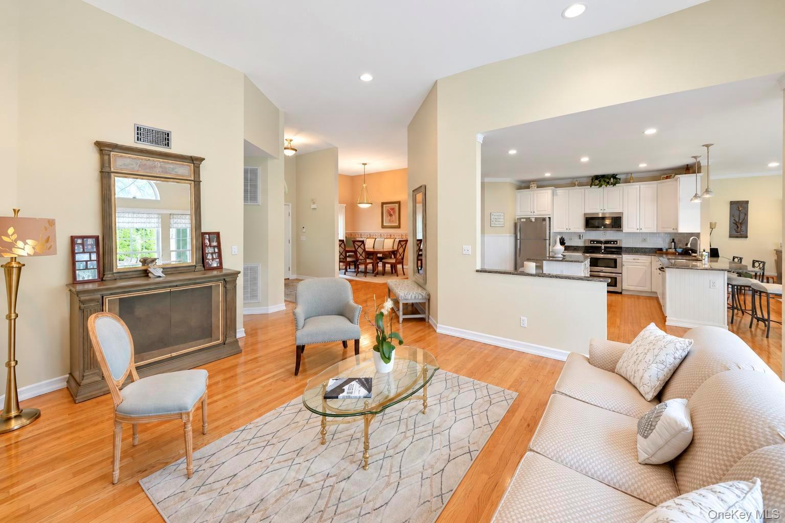 Single Family Wood Hollow Drive  Suffolk County, NY 11977, MLS-1047038-8