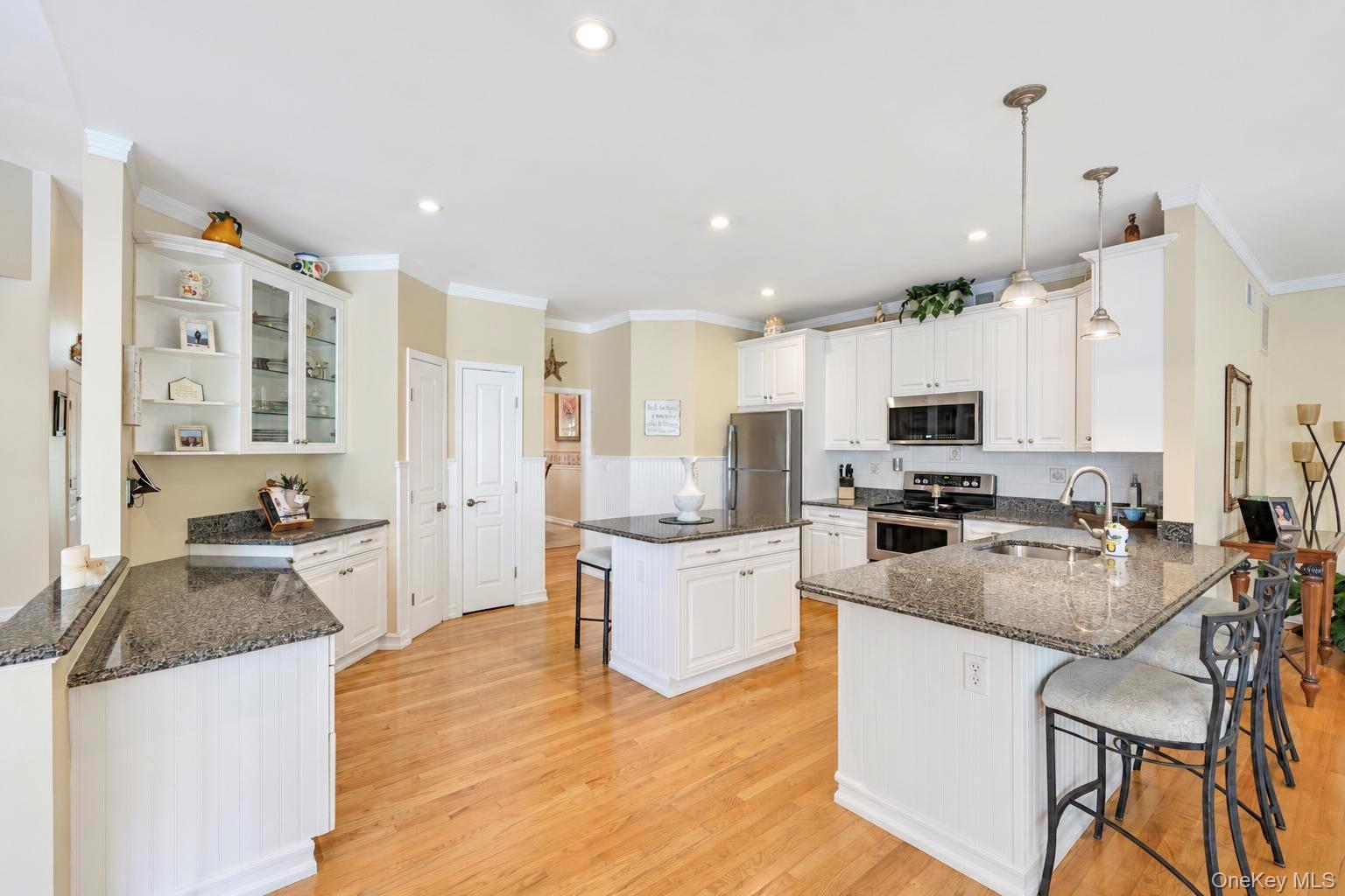 Single Family Wood Hollow Drive  Suffolk County, NY 11977, MLS-1047038-9