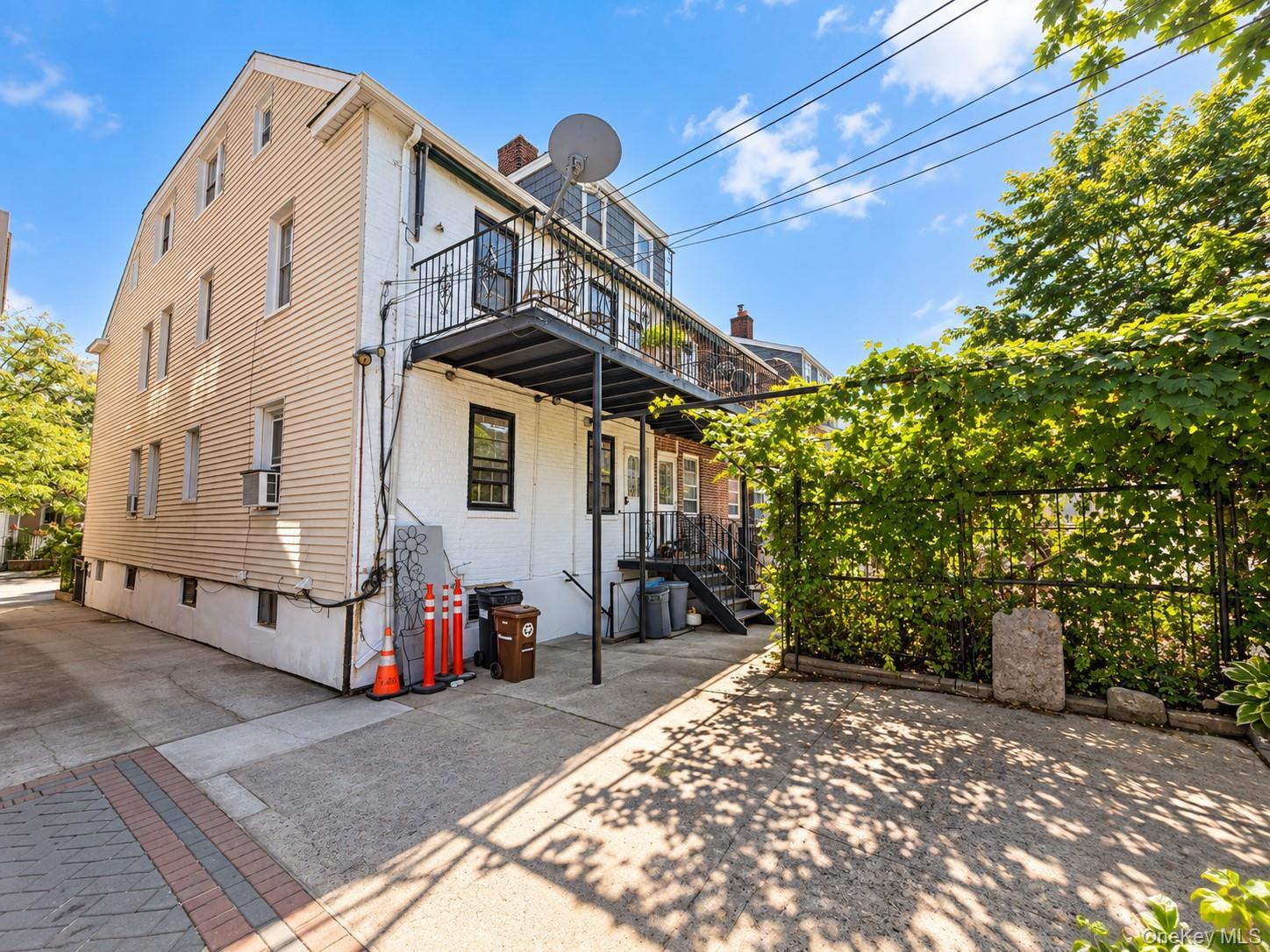 Single Family 27th Street  Queens, NY 11105, MLS-1047052-3