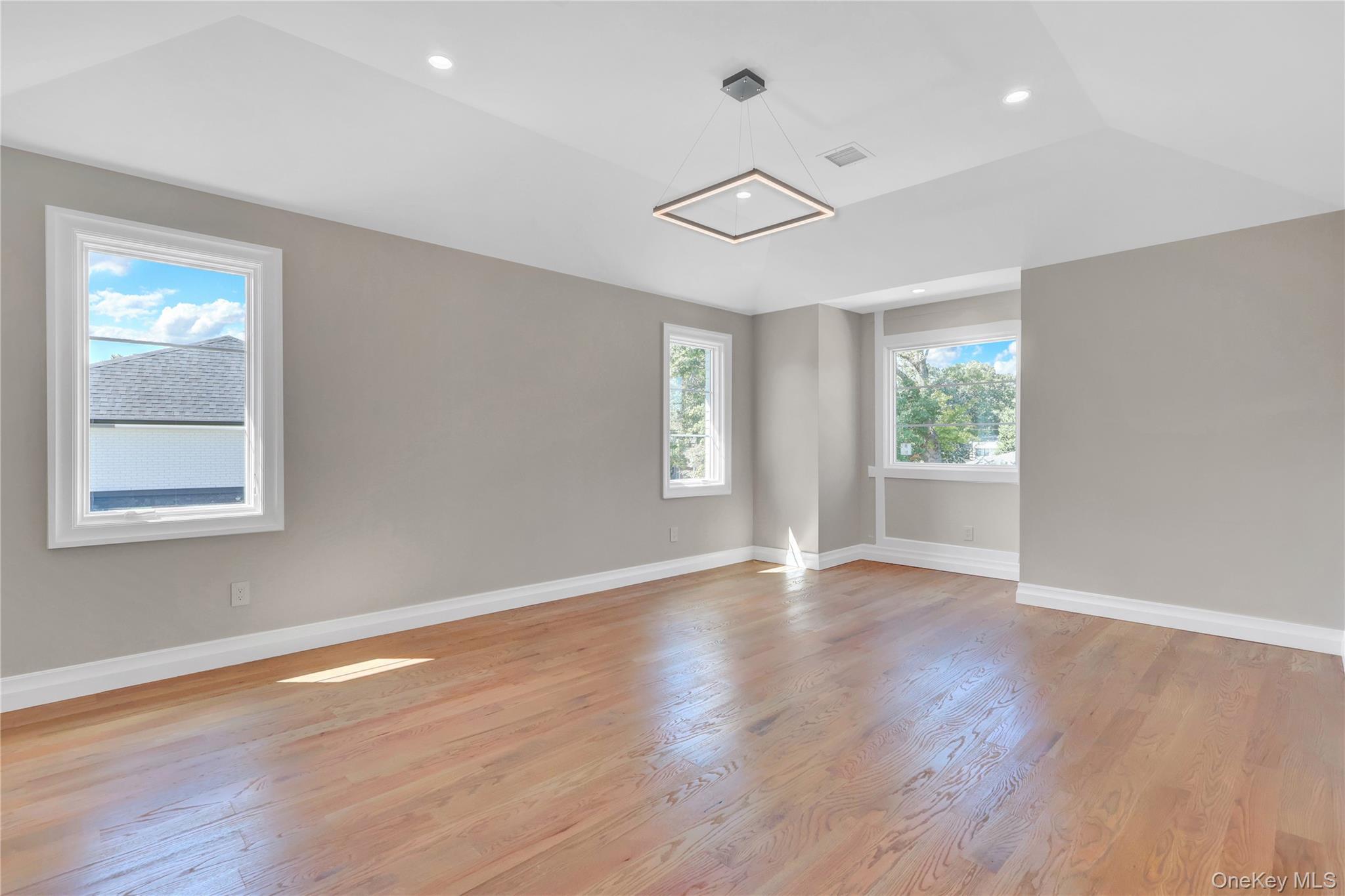 Single Family Hemlock Lane  Nassau County, NY 11577, MLS-1047055-35