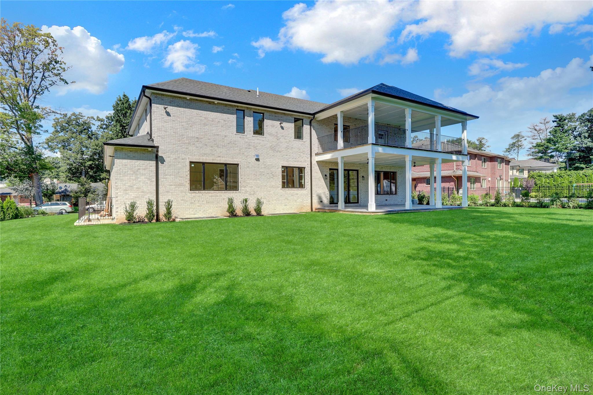 Single Family Hemlock Lane  Nassau County, NY 11577, MLS-1047055-43