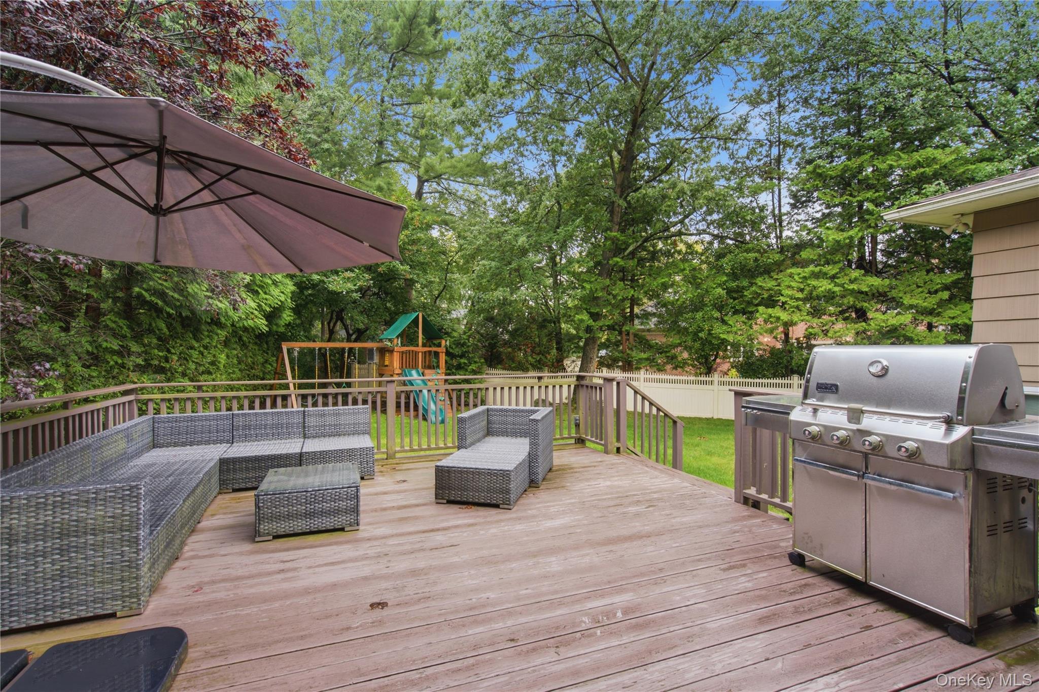 Single Family Sycamore Drive Nassau County, NY 11576, MLS-1047058-26