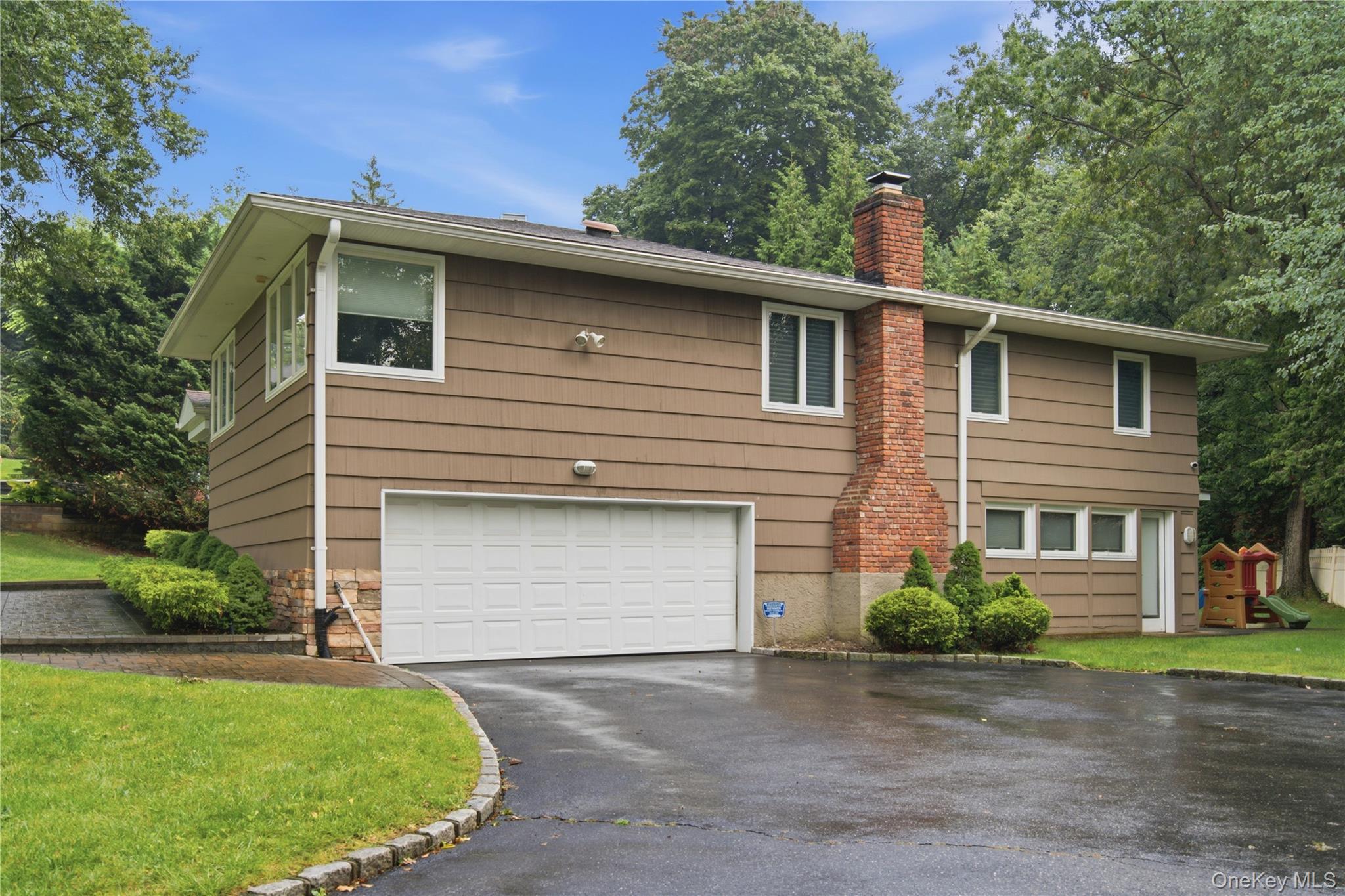 Single Family Sycamore Drive Nassau County, NY 11576, MLS-1047058-29