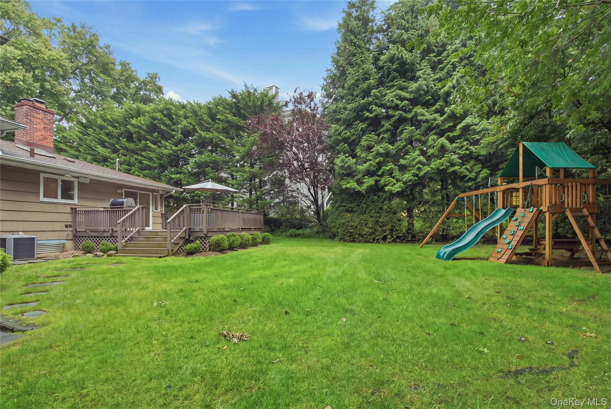 Single Family Sycamore Drive Nassau County, NY 11576, MLS-1047058-30