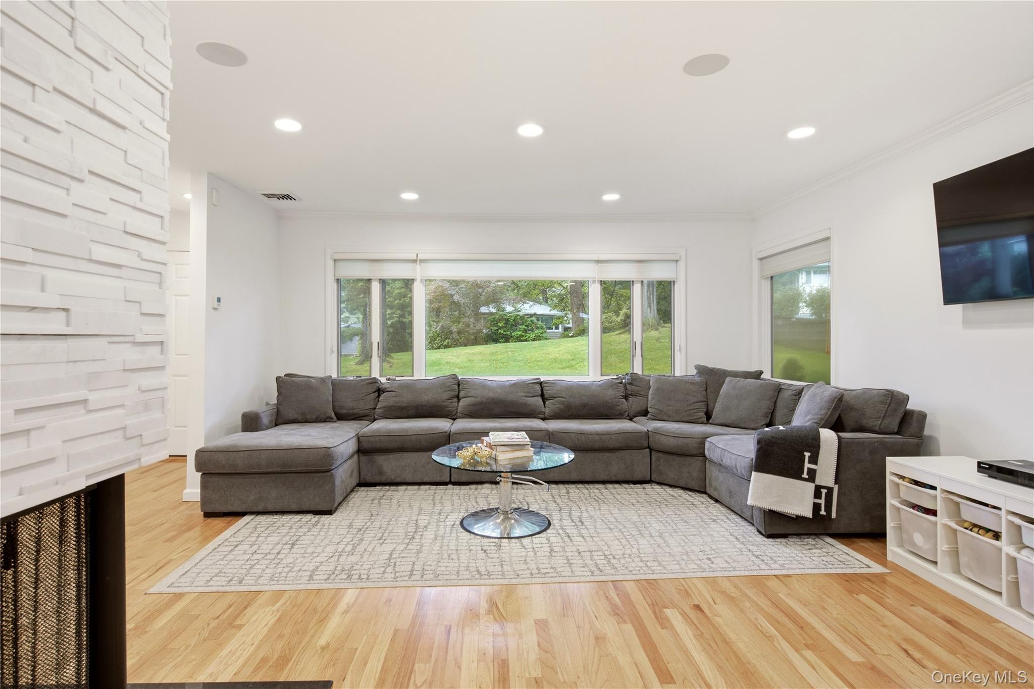 Single Family Sycamore Drive Nassau County, NY 11576, MLS-1047058-7