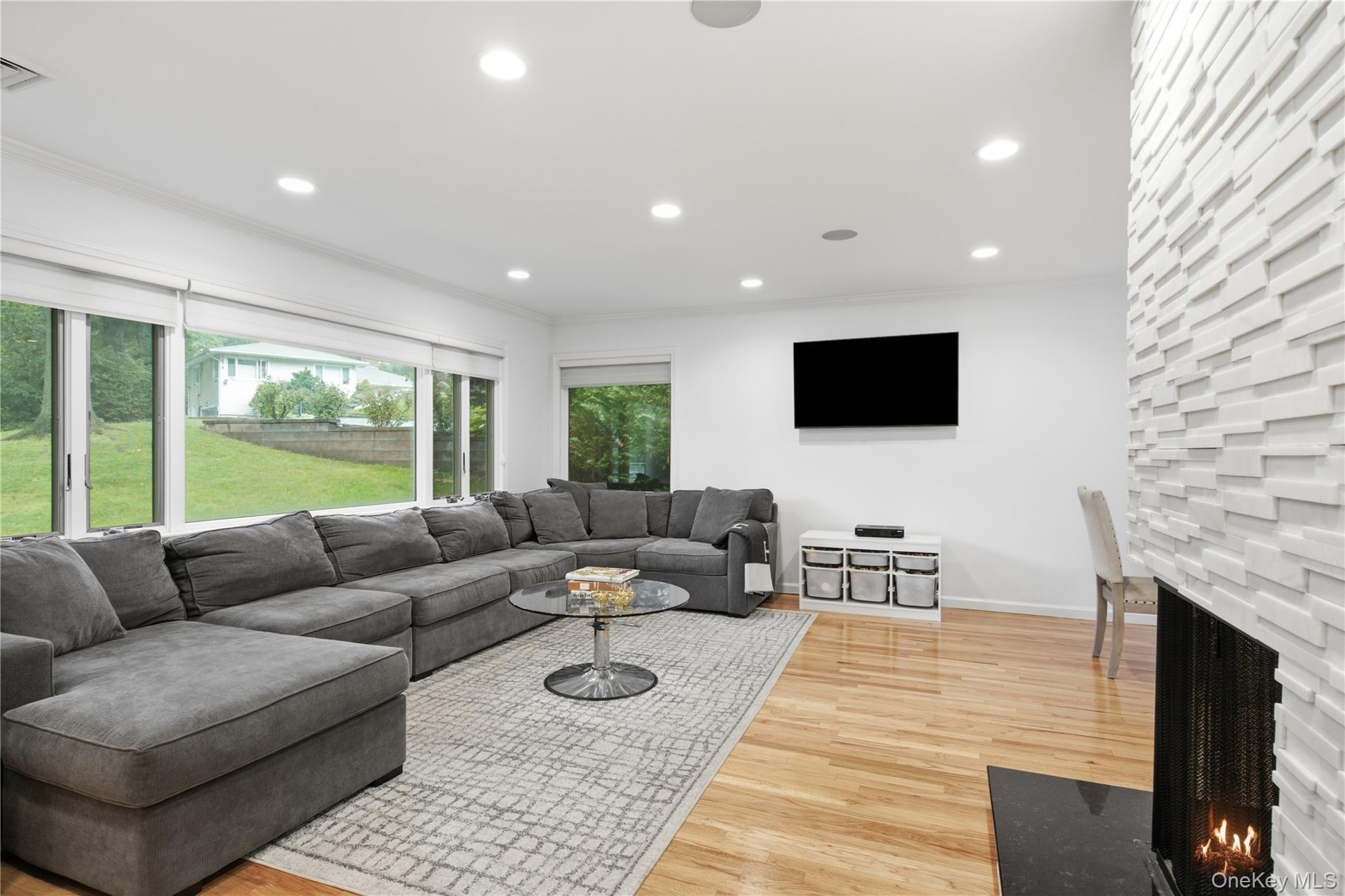 Single Family Sycamore Drive Nassau County, NY 11576, MLS-1047058-8