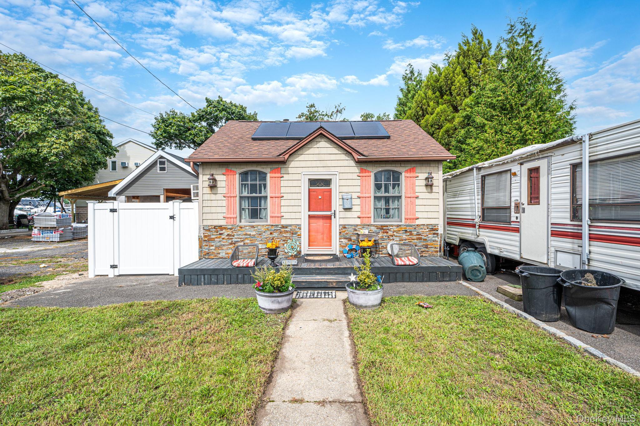 Single Family Dewey Place Suffolk County, NY 11757, MLS-1047073-27