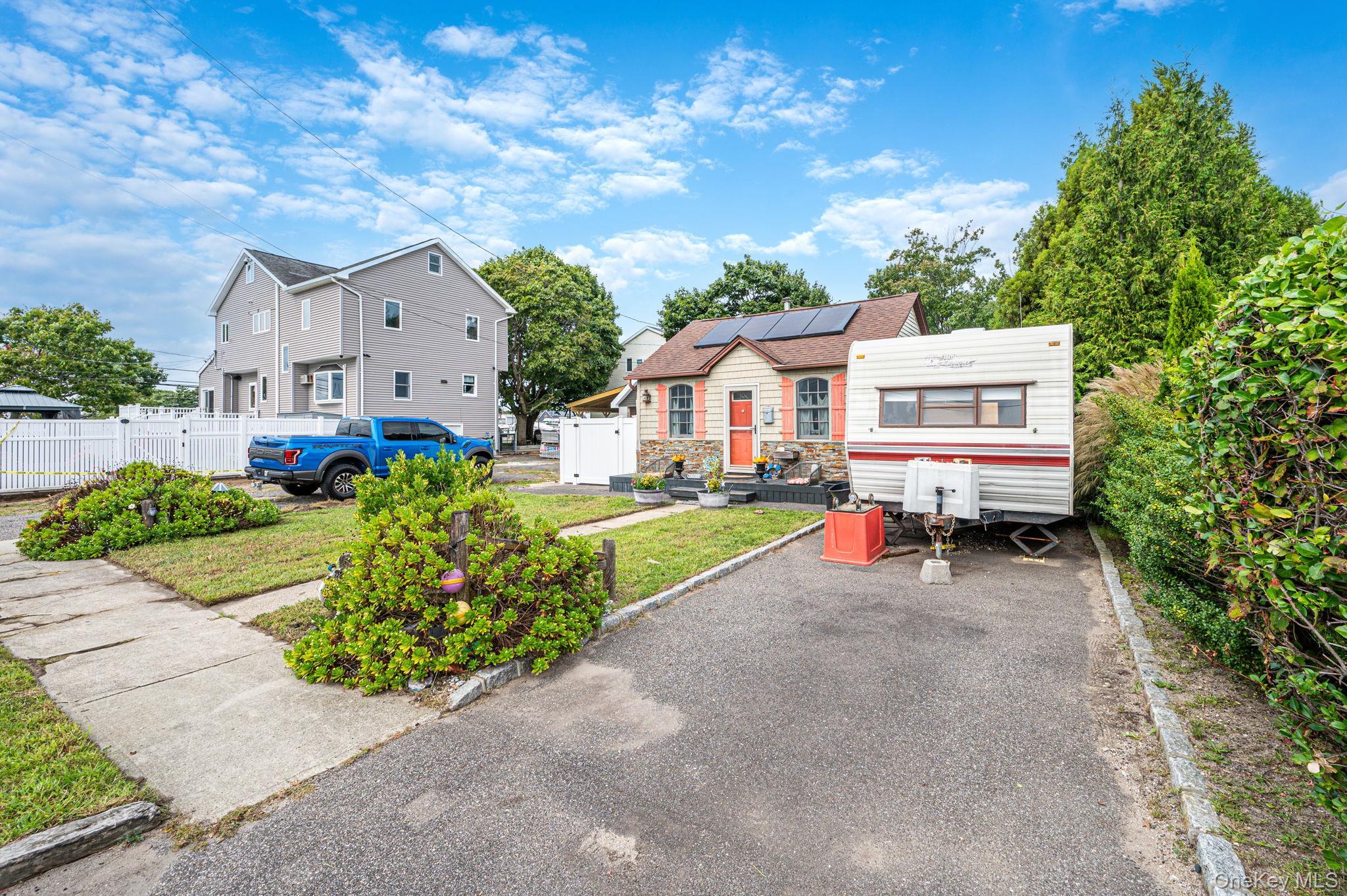 Single Family Dewey Place  Suffolk County, NY 11757, MLS-1047073-28
