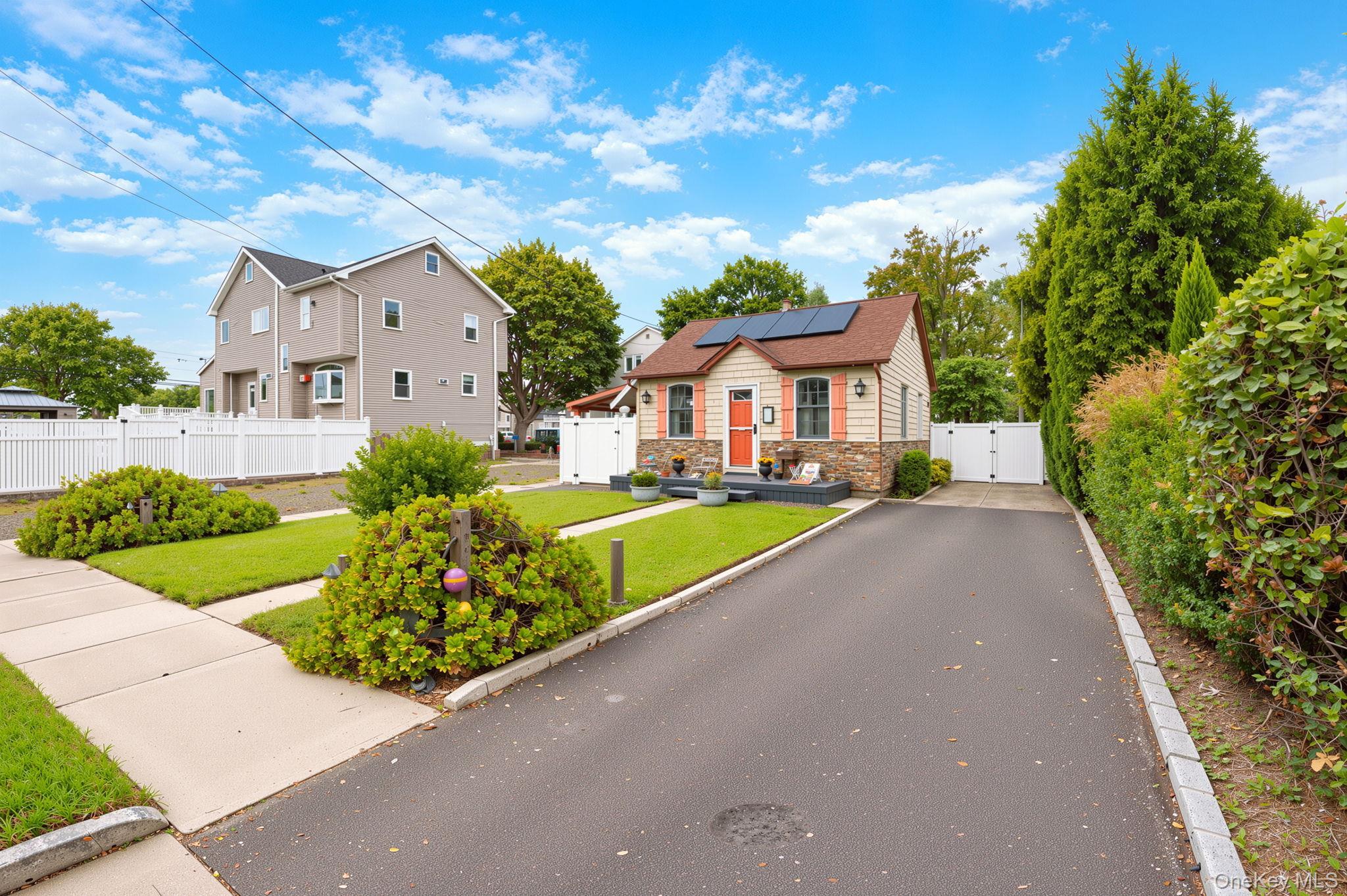 Single Family Dewey Place Suffolk County, NY 11757, MLS-1047073-3
