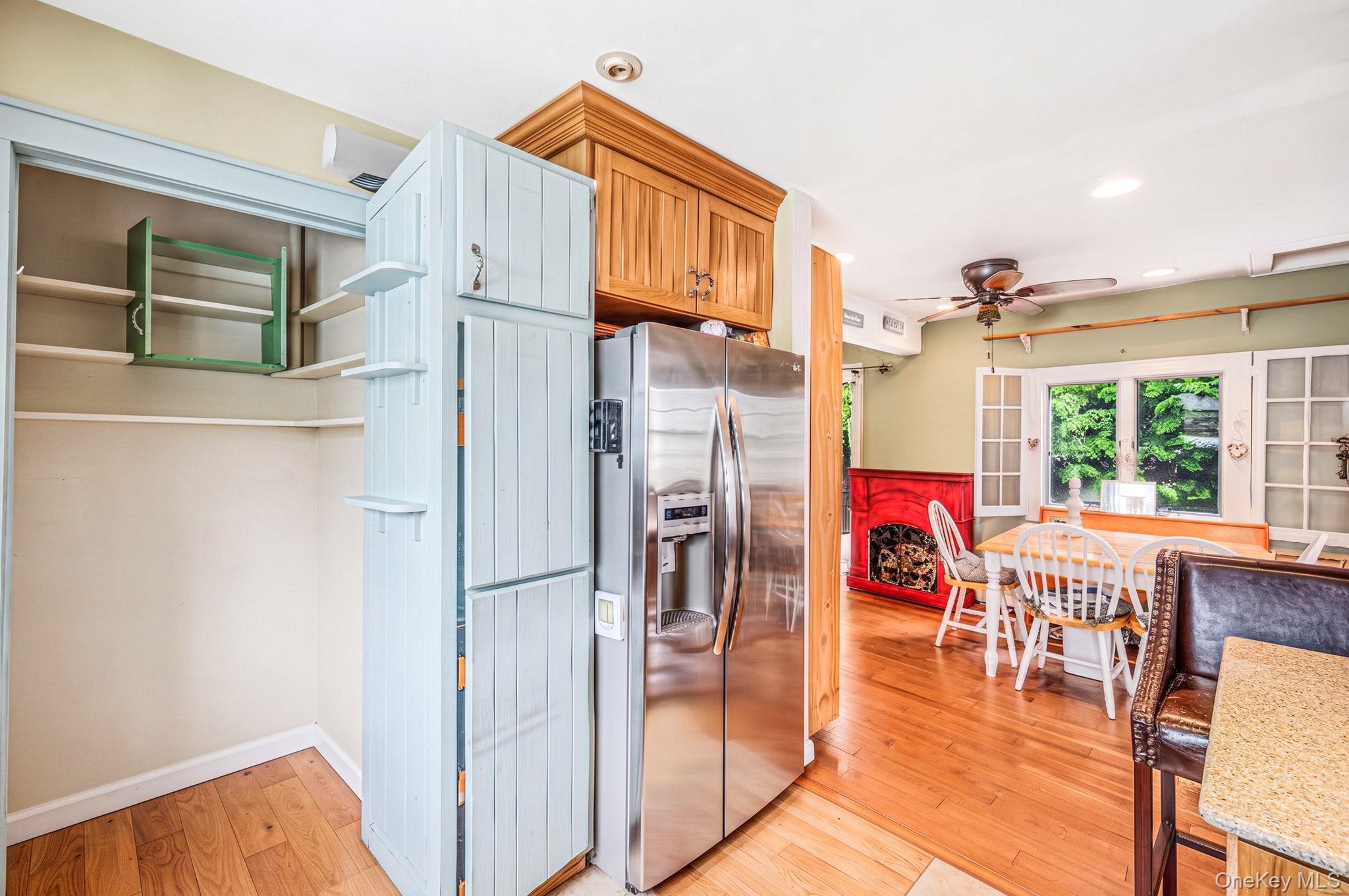 Single Family Dewey Place Suffolk County, NY 11757, MLS-1047073-9
