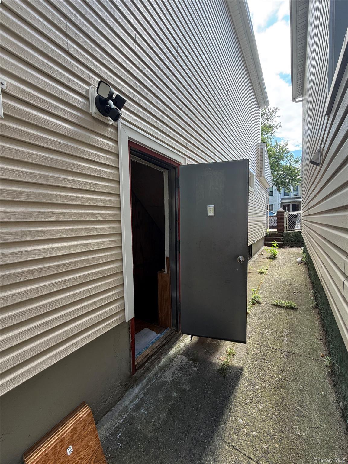 Single Family 59th Street Queens, NY 11377, MLS-1047084-21