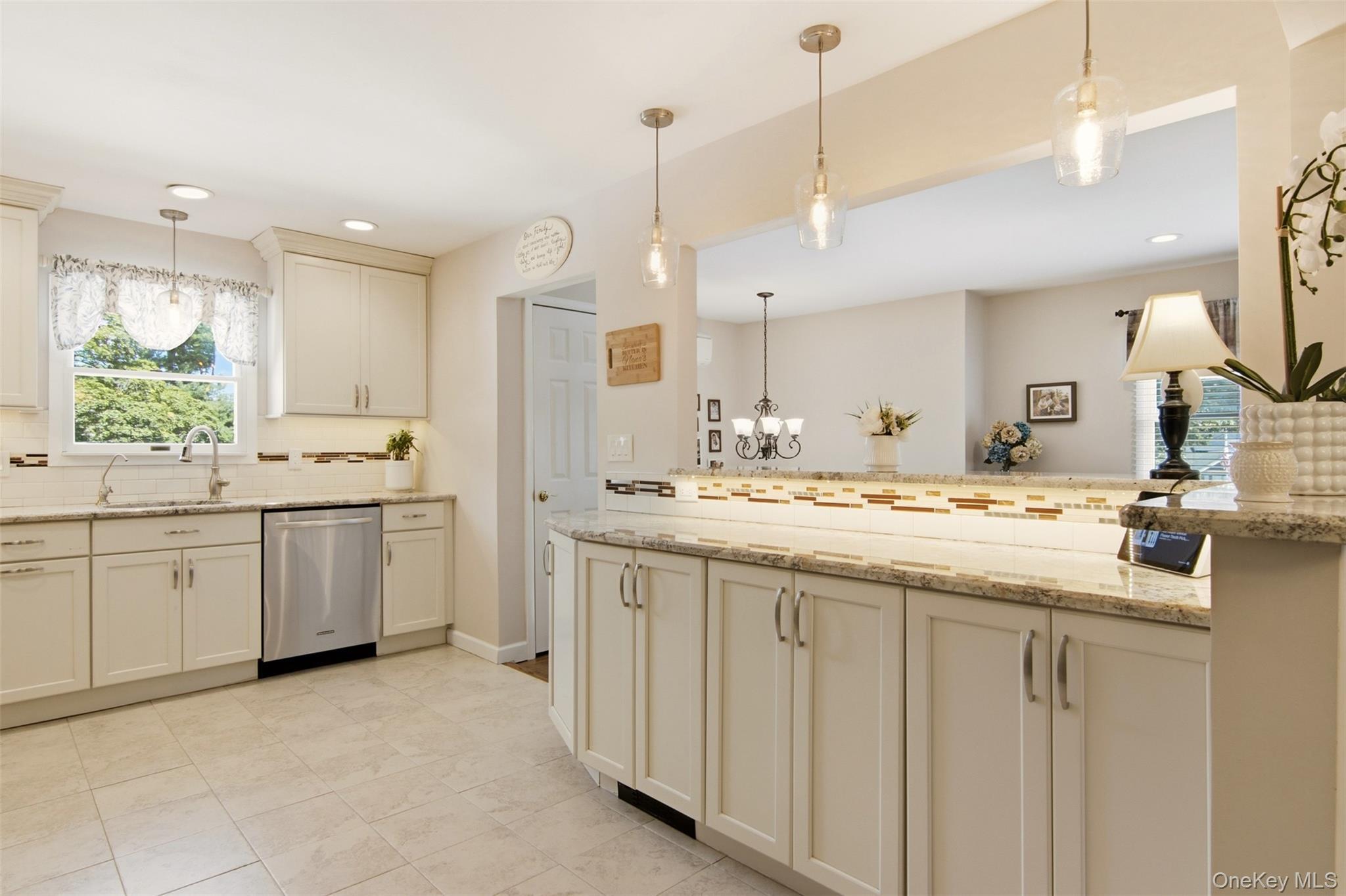 Single Family Holbrook Avenue  Suffolk County, NY 11779, MLS-1047093-14