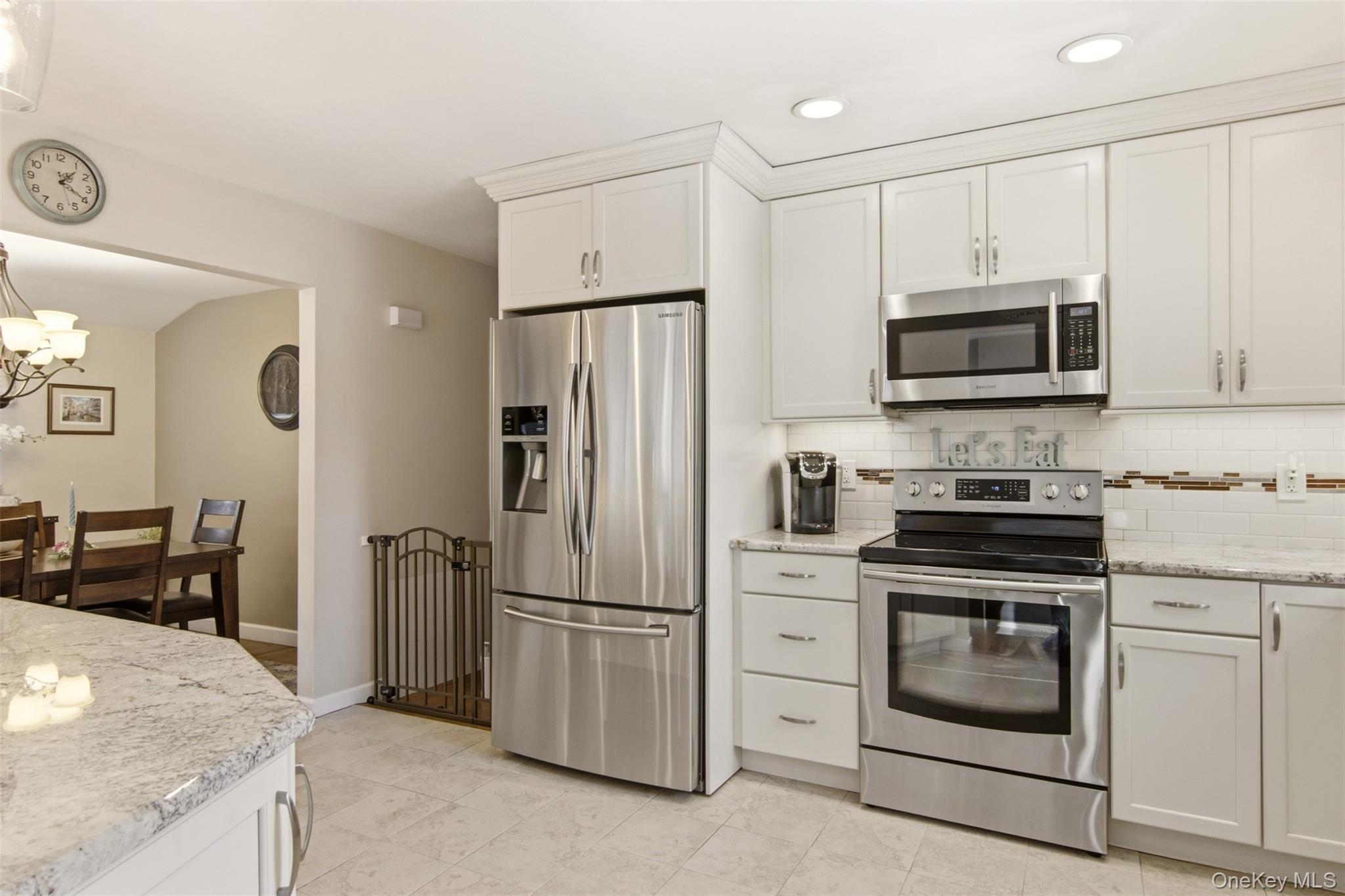 Single Family Holbrook Avenue  Suffolk County, NY 11779, MLS-1047093-16