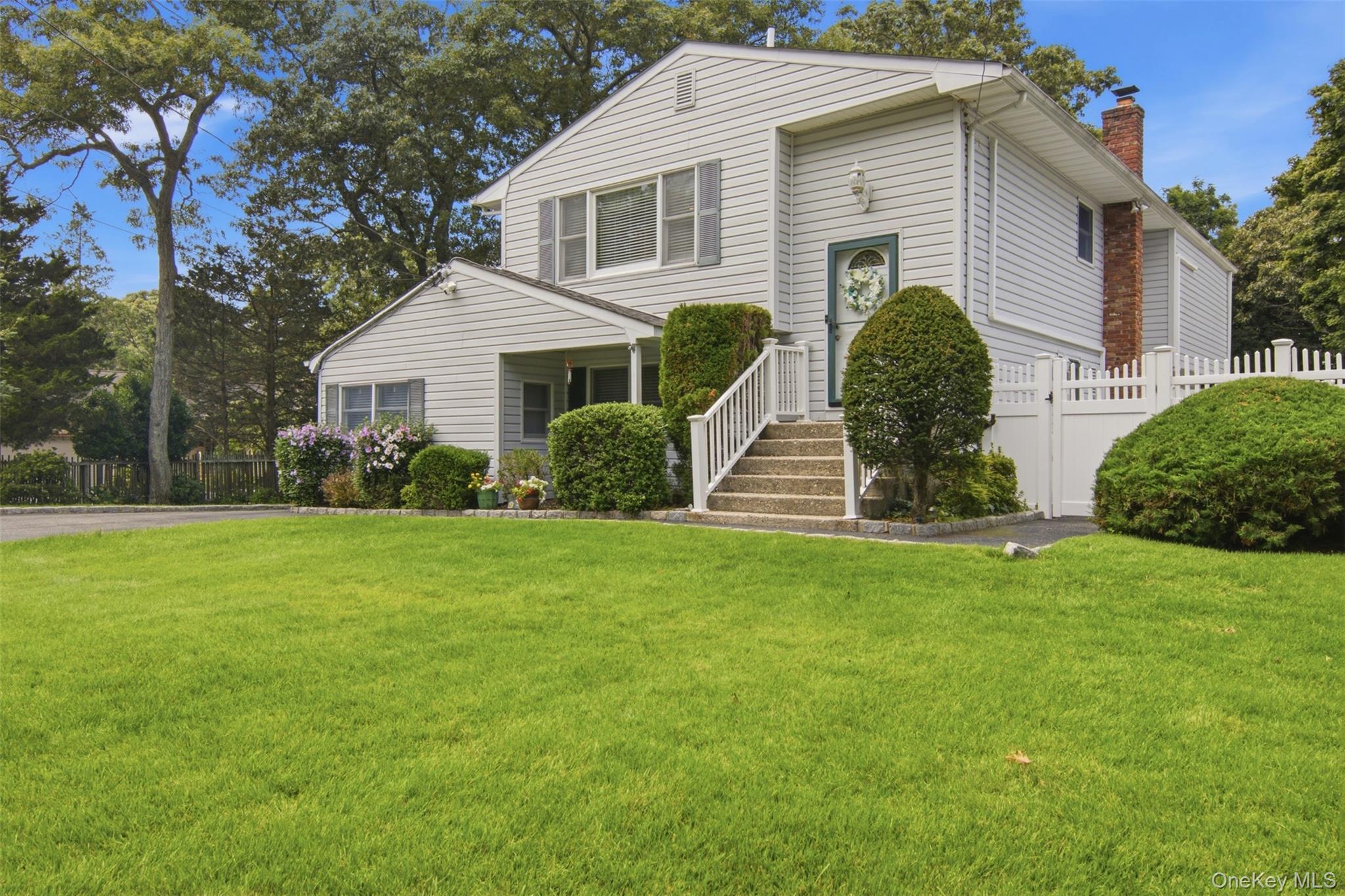 Single Family Holbrook Avenue  Suffolk County, NY 11779, MLS-1047093-2