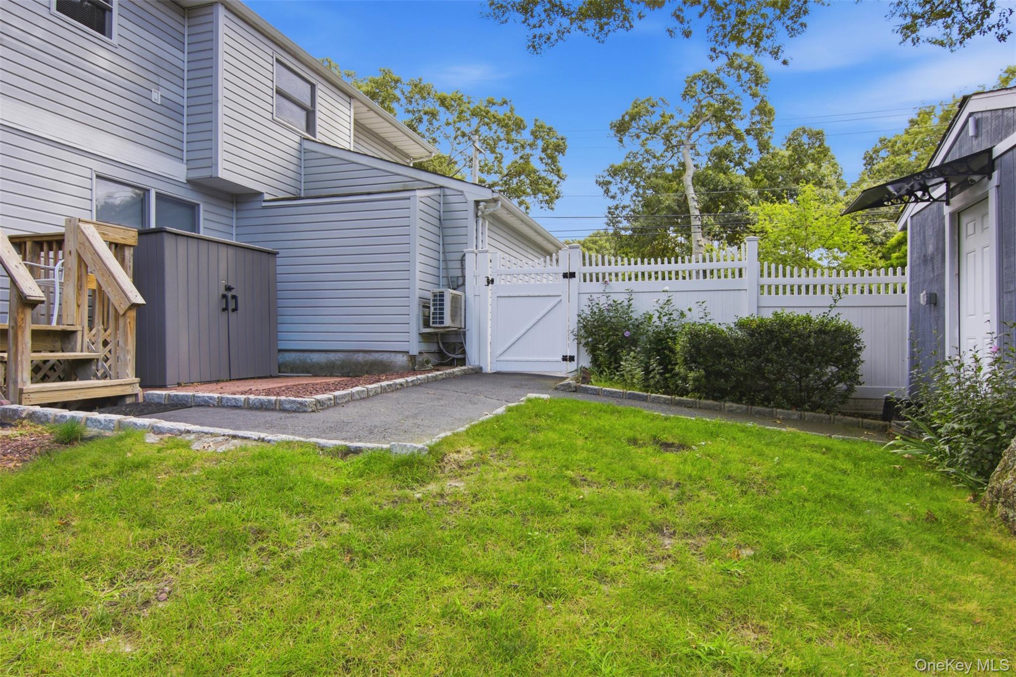 Single Family Holbrook Avenue  Suffolk County, NY 11779, MLS-1047093-38