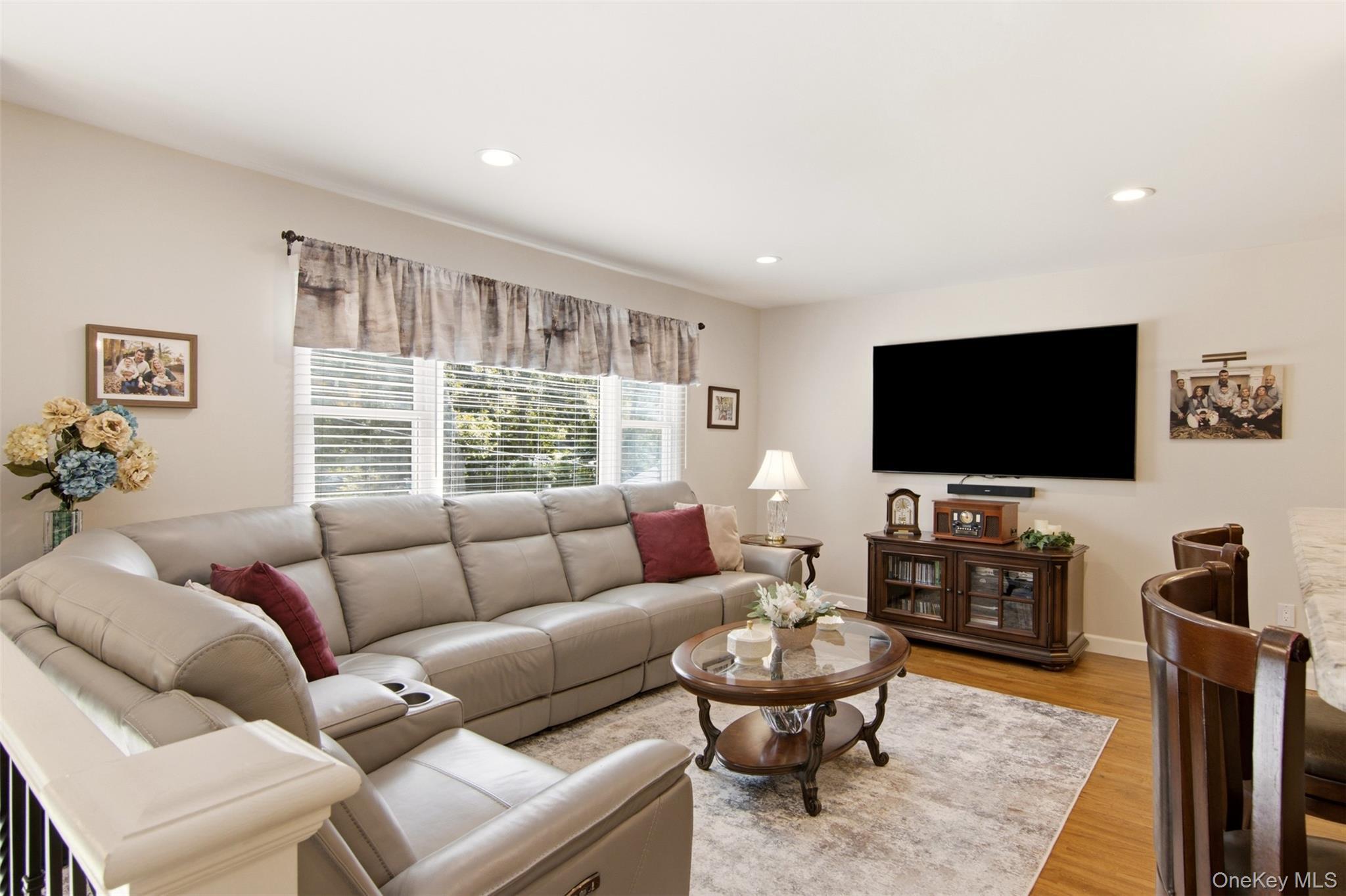 Single Family Holbrook Avenue  Suffolk County, NY 11779, MLS-1047093-8