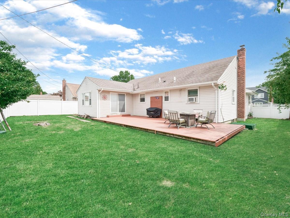 Single Family Barberry Road  Nassau County, NY 11793, MLS-1047102-17