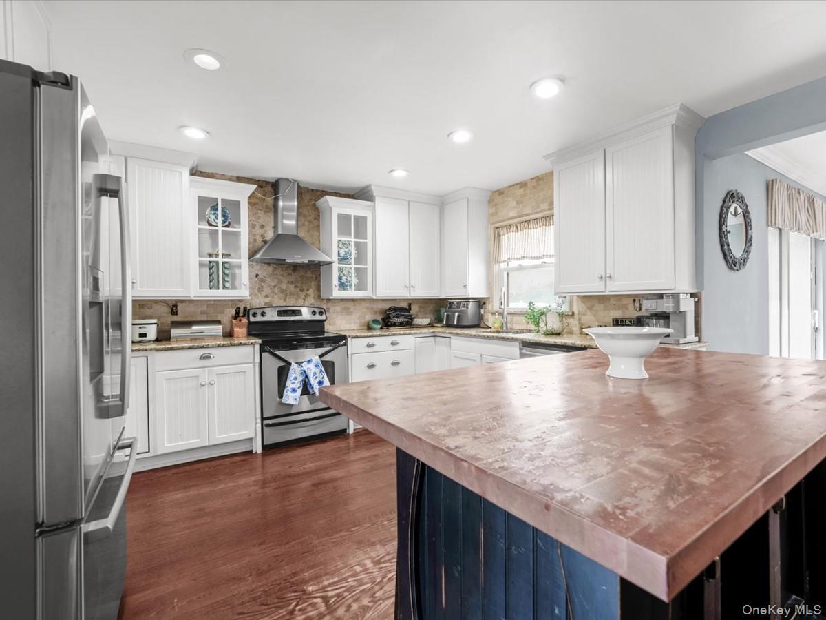 Single Family Barberry Road Nassau County, NY 11793, MLS-1047102-2