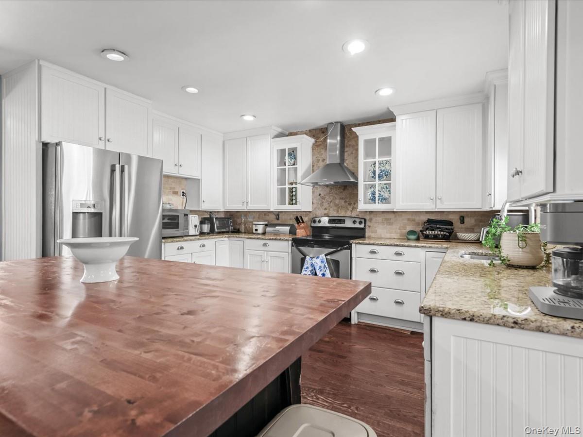Single Family Barberry Road Nassau County, NY 11793, MLS-1047102-3