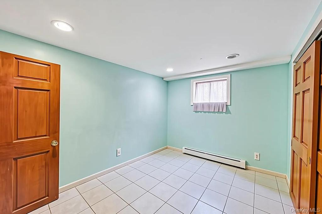 Single Family 149th Road Queens, NY 11422, MLS-1047133-39