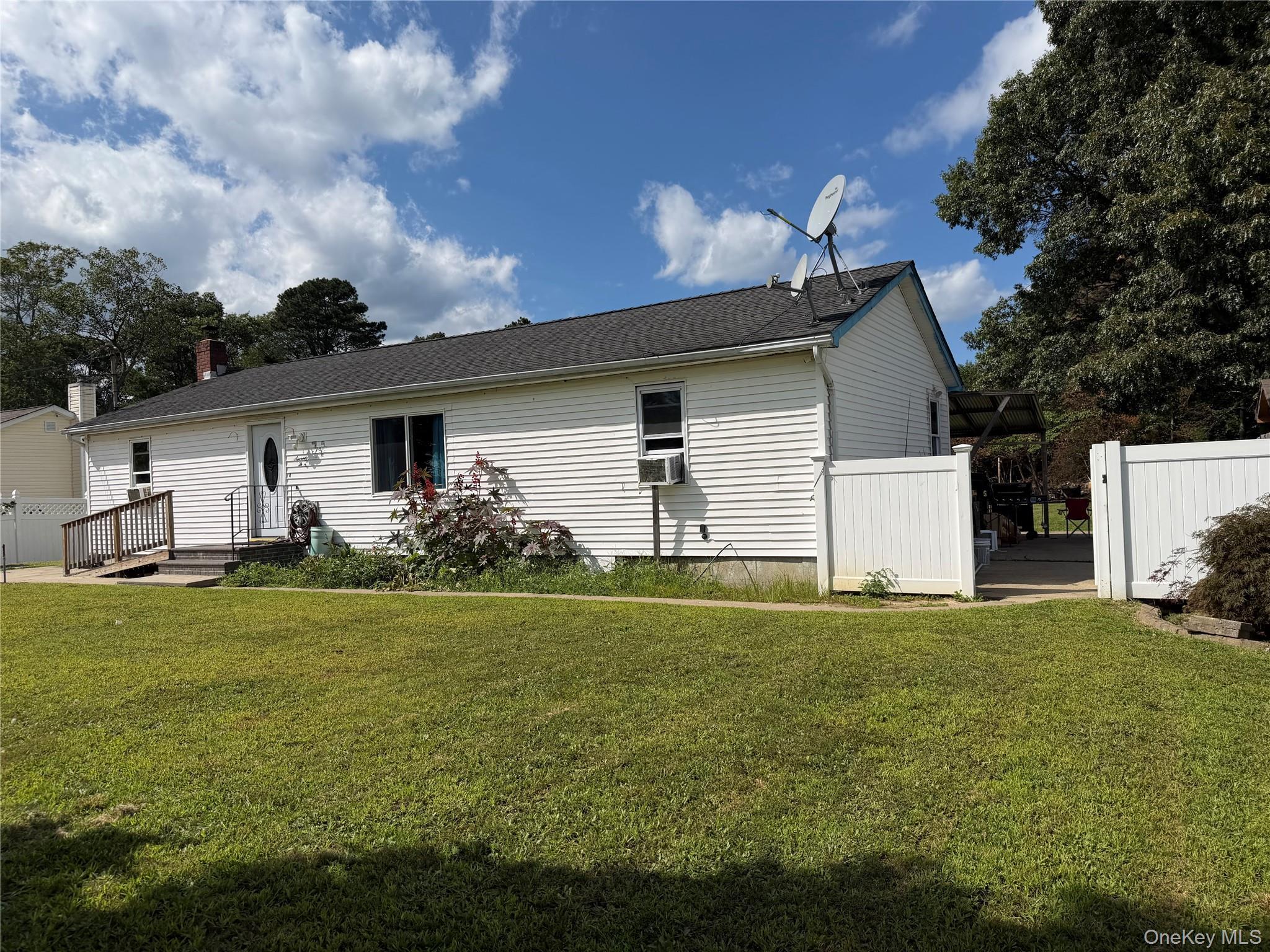 Single Family Michigan Avenue Suffolk County, NY 11706, MLS-1047137-2