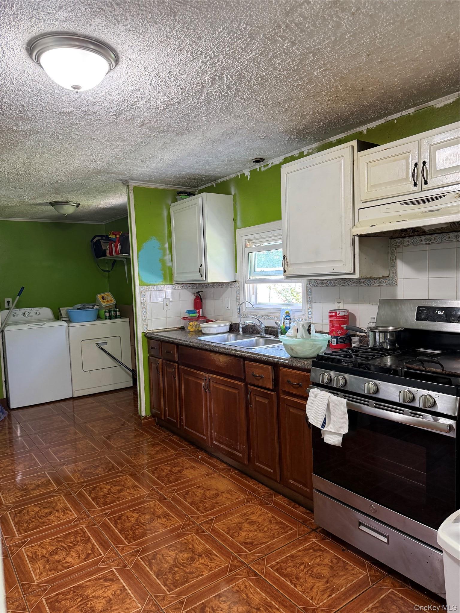 Single Family Michigan Avenue Suffolk County, NY 11706, MLS-1047137-5