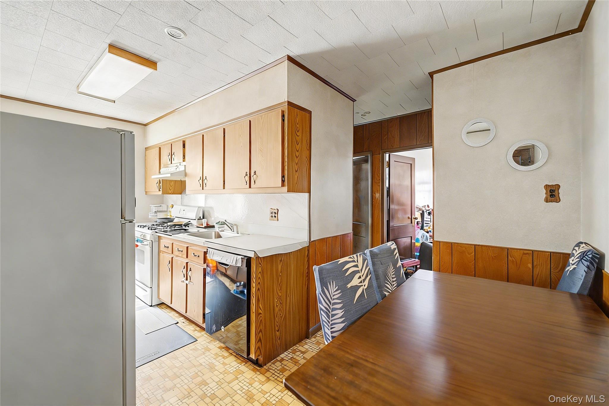 Single Family 61st Street  Queens, NY 11378, MLS-1047143-16