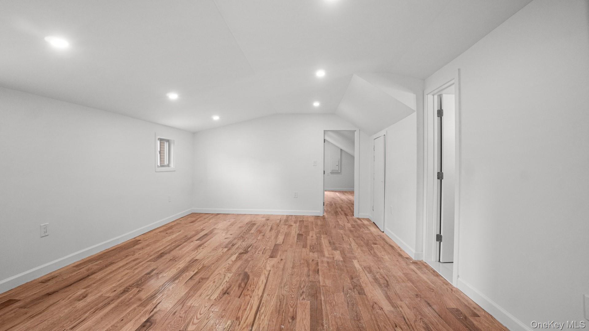 Single Family E 238th Street Bronx, NY 10470, MLS-1047147-15
