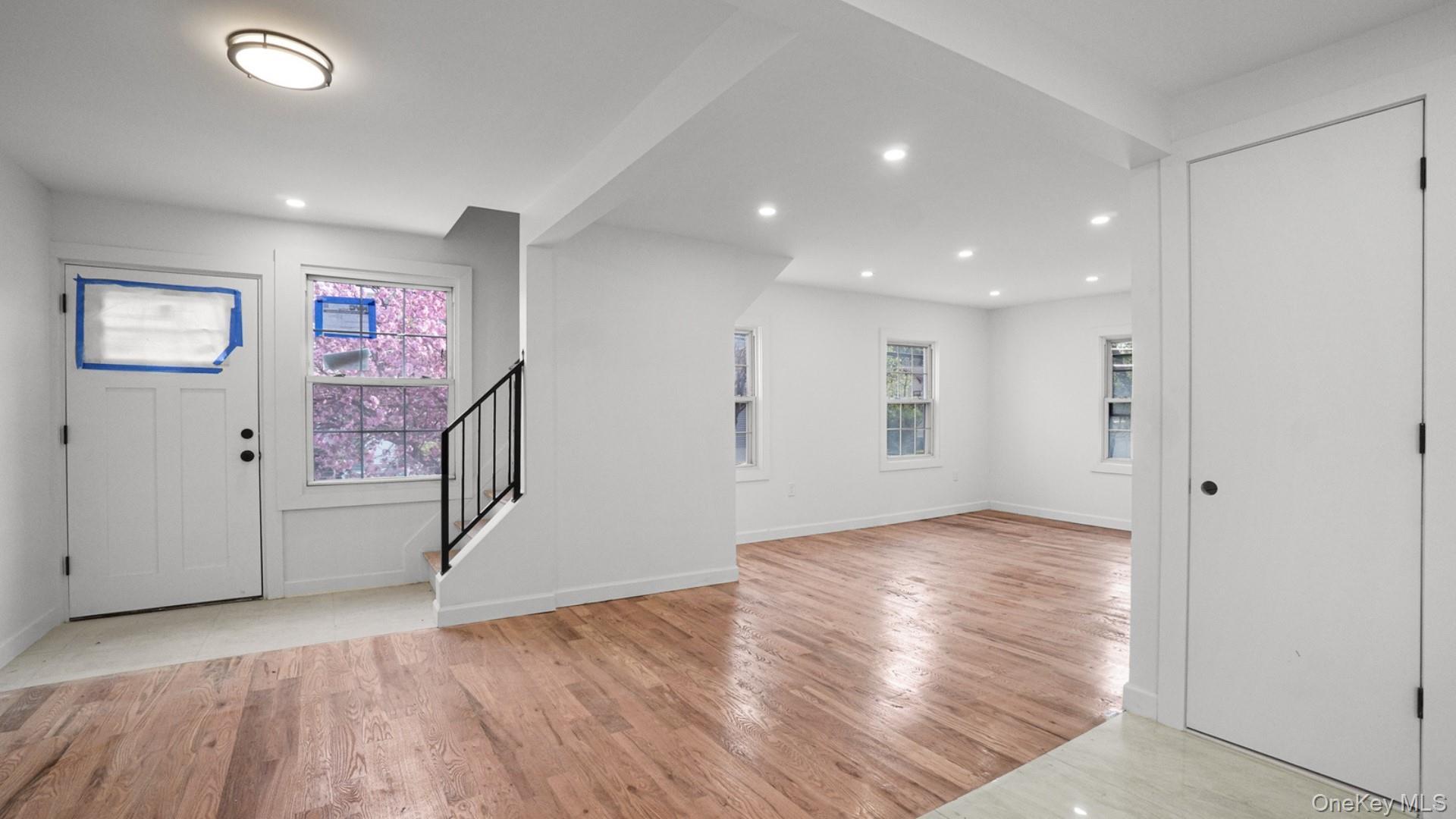 Single Family E 238th Street Bronx, NY 10470, MLS-1047147-8