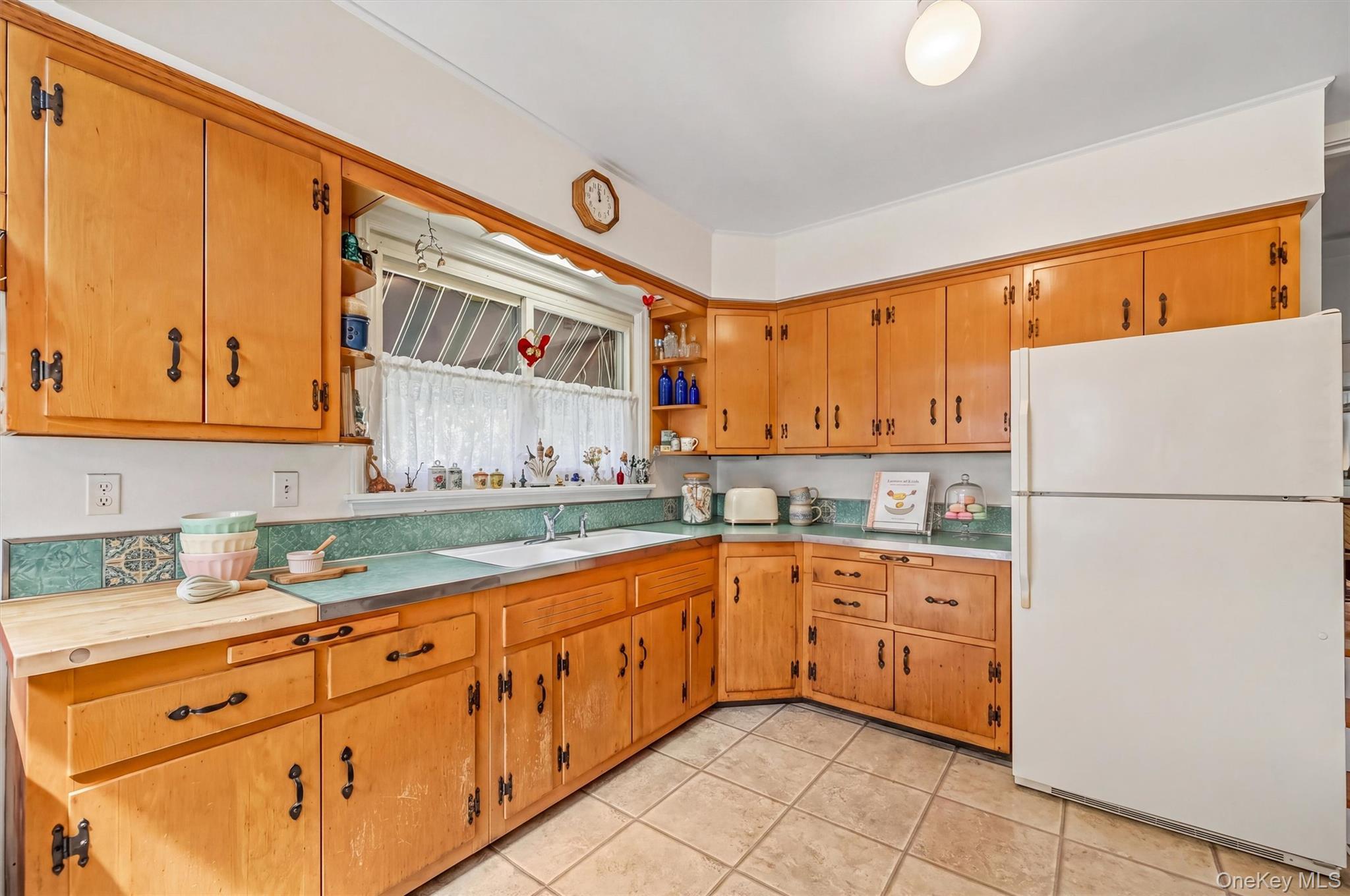 Single Family E Maple Avenue Rockland County, NY 10901, MLS-1047168-23